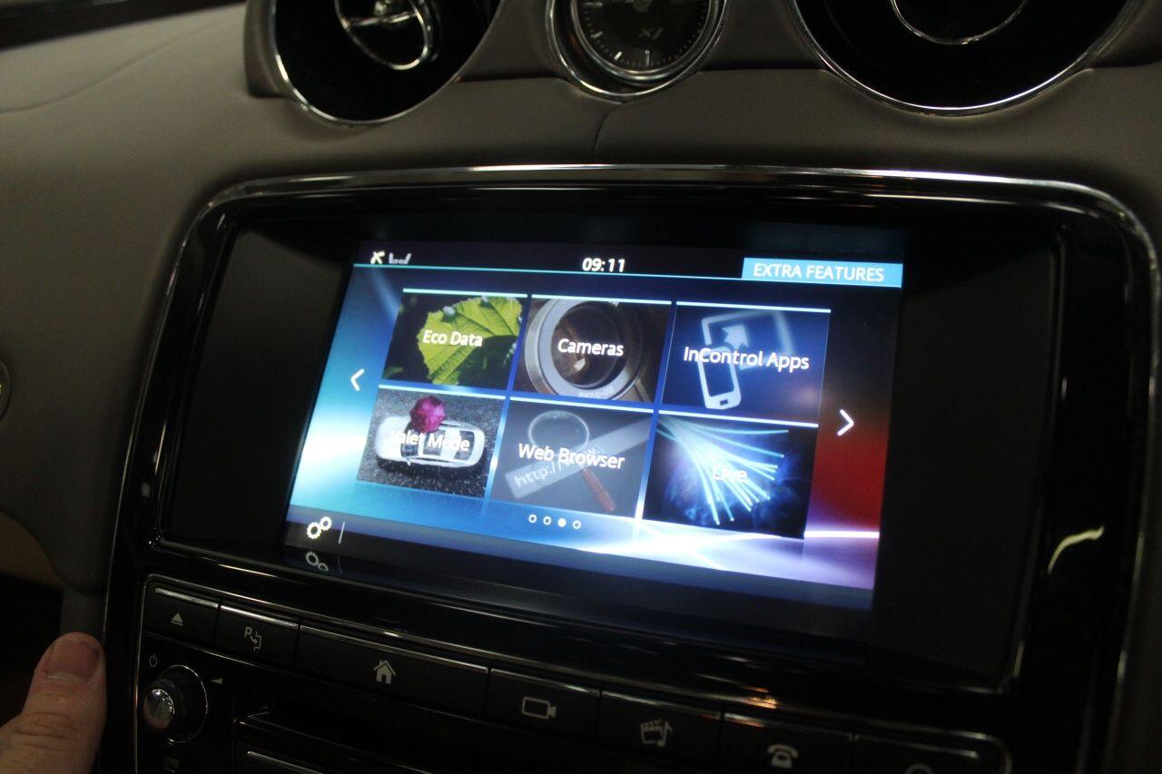Jaguar XJ view 45