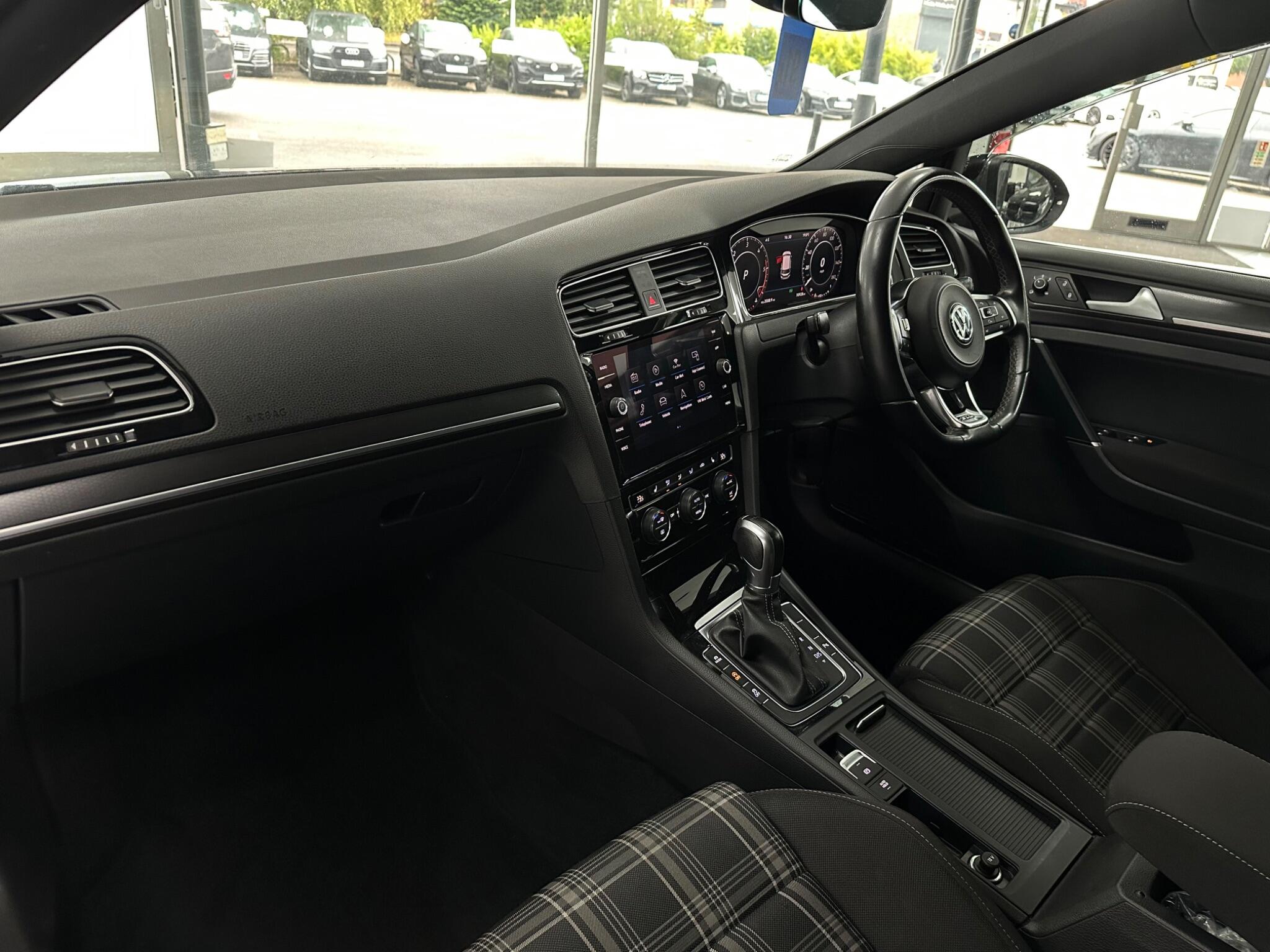 Volkswagen Golf view 39