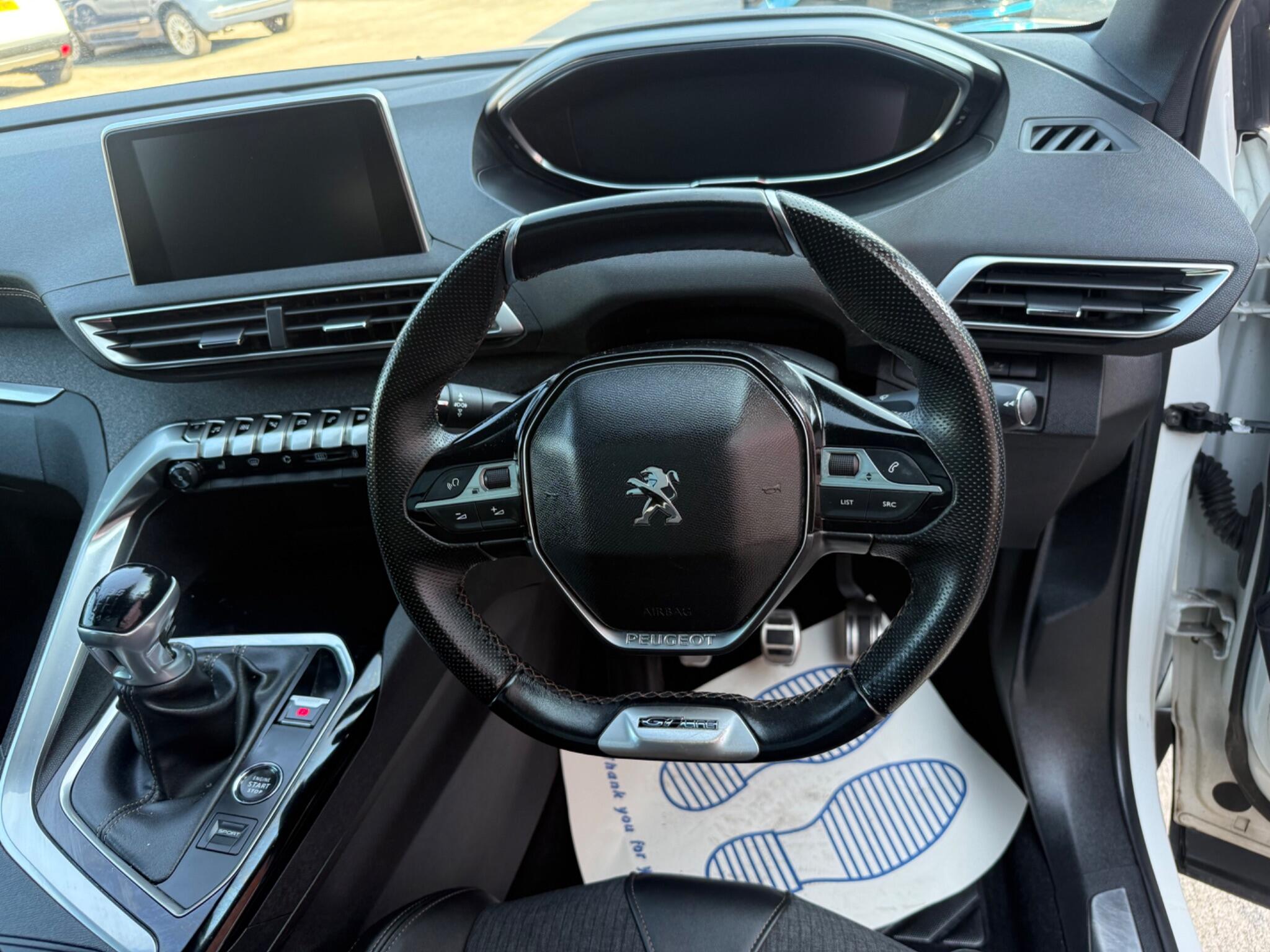 Peugeot 3008 view 11