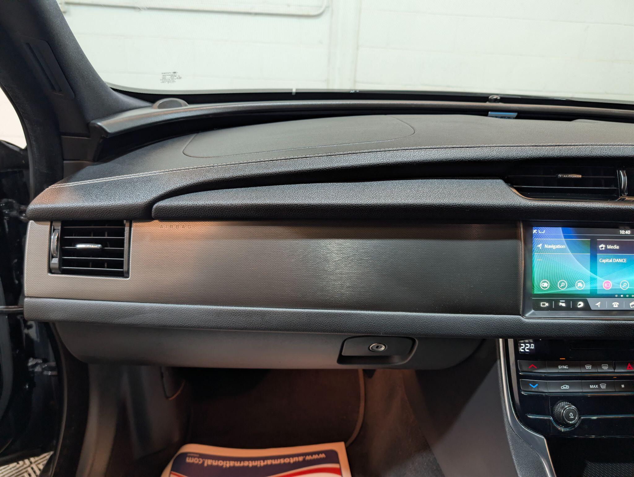 Jaguar XF view 73