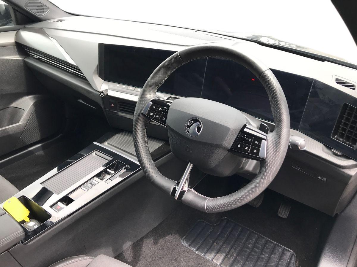 Vauxhall Astra view 3