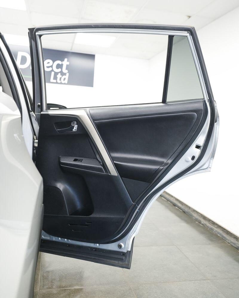 Toyota Rav4 view 16