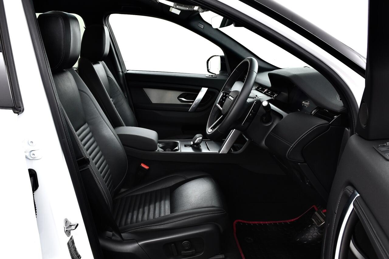 Land Rover Discovery Sport view 16