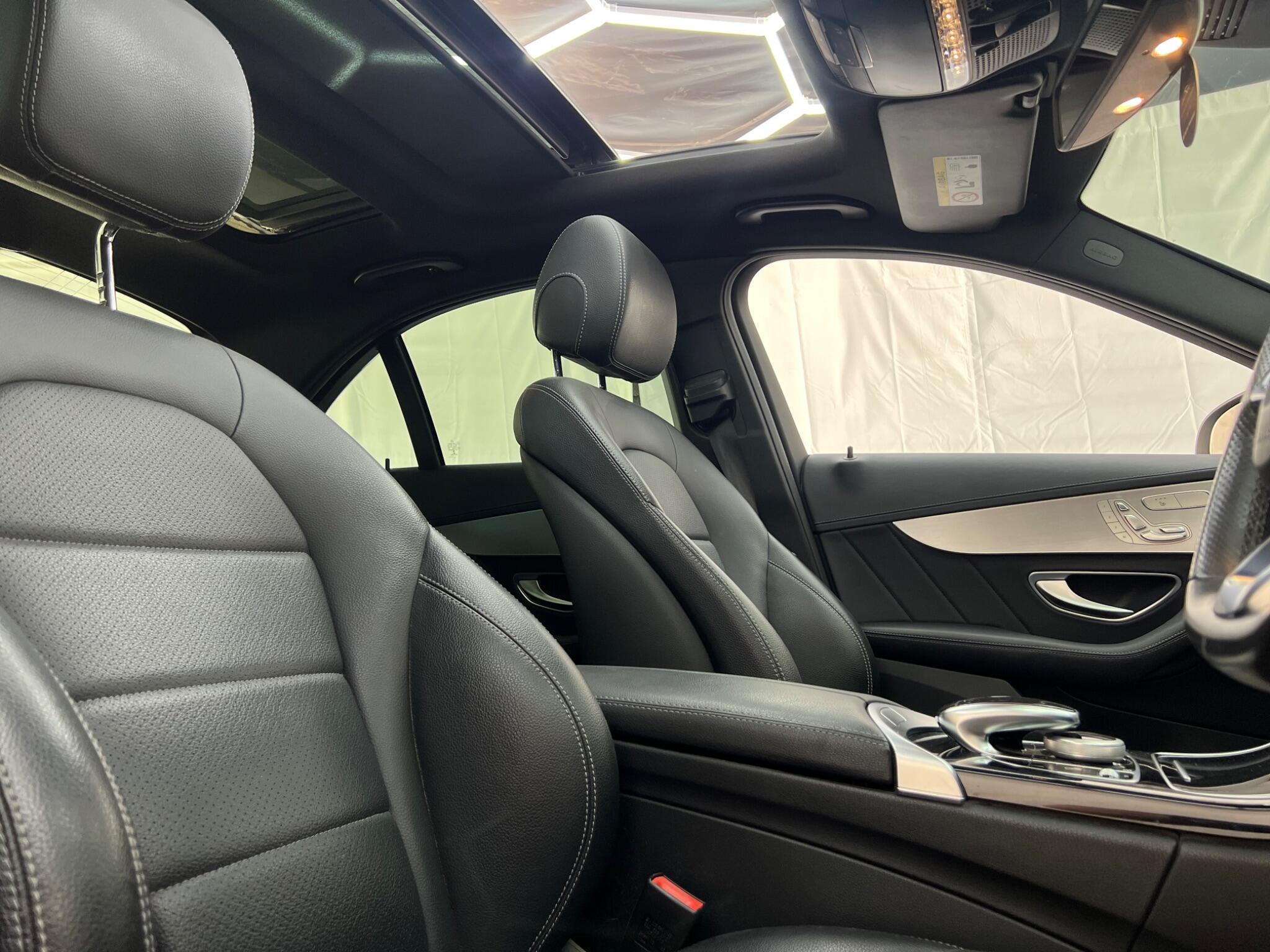 Mercedes-Benz C Class view 20