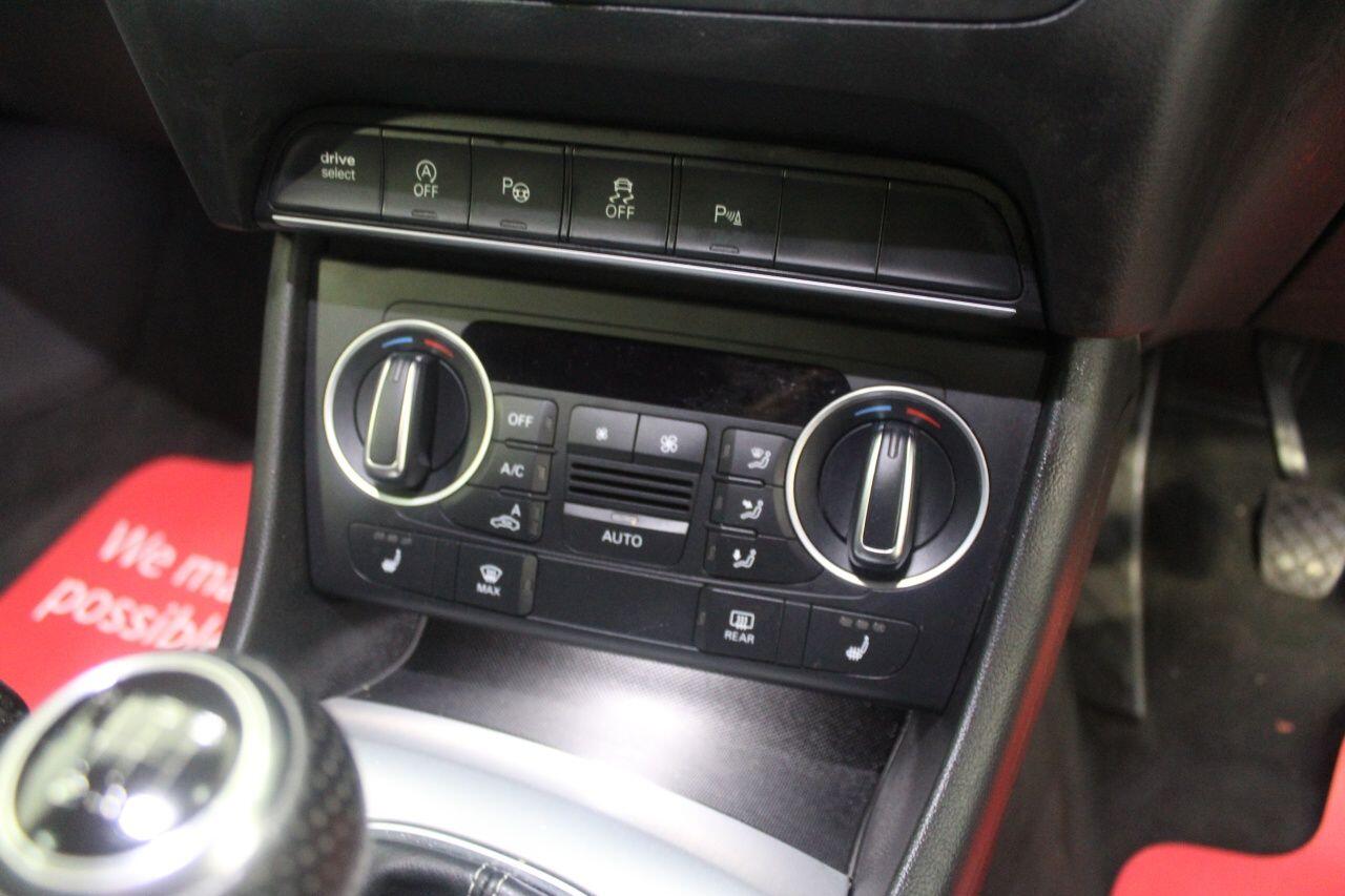 Audi Q3 view 43