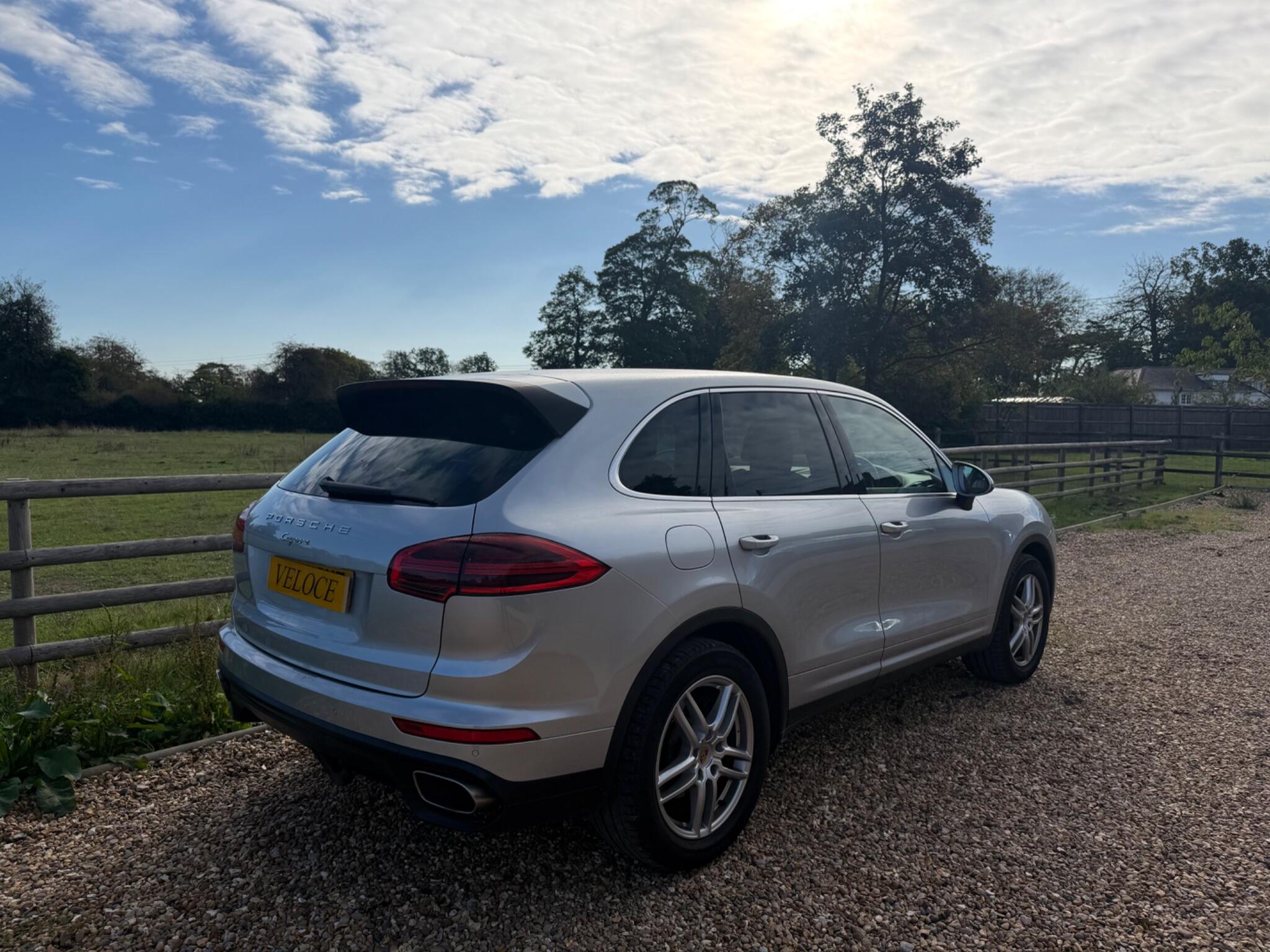 Porsche Cayenne view 10