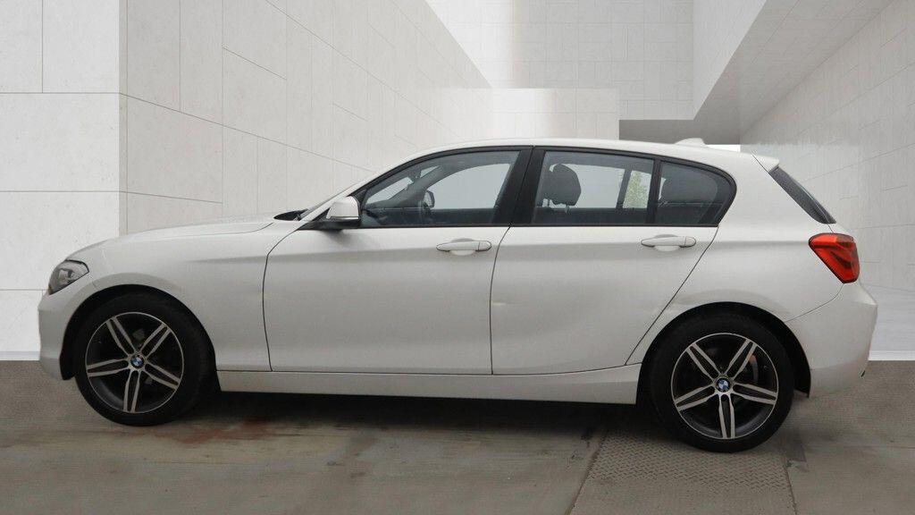 BMW 1 Series view 6