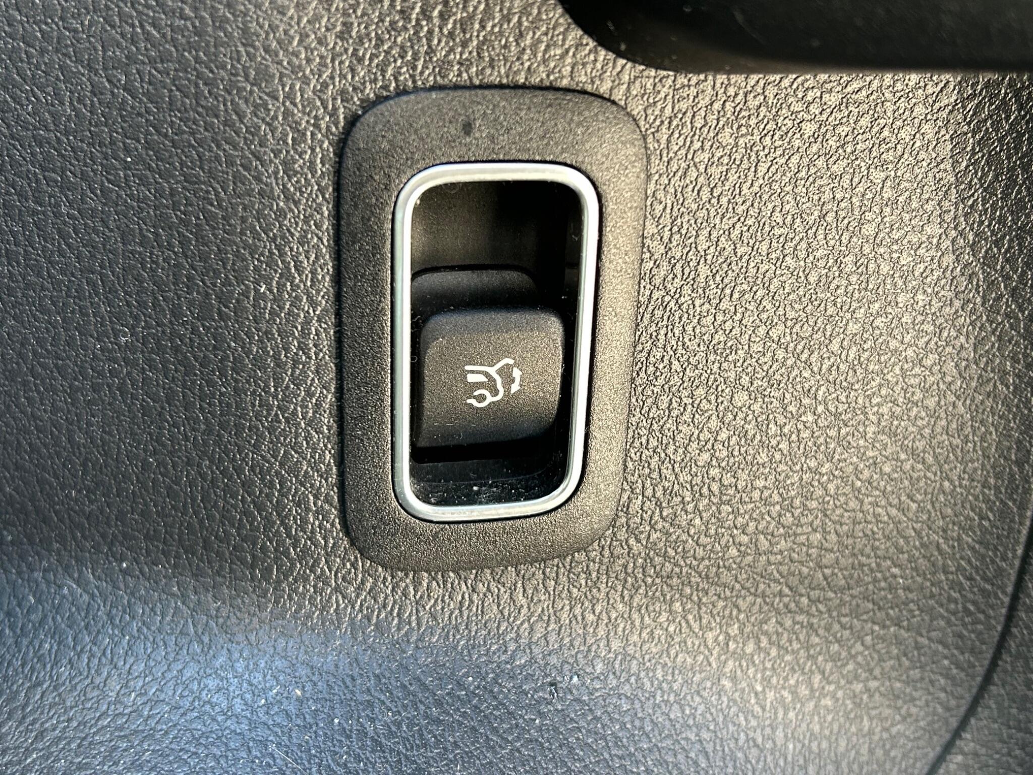 Mercedes-Benz Gla view 25