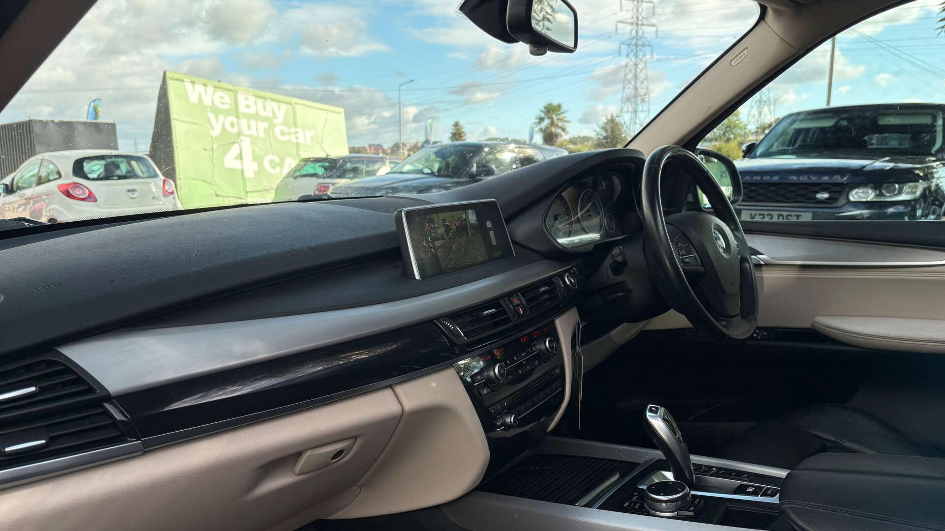 BMW X5 view 18