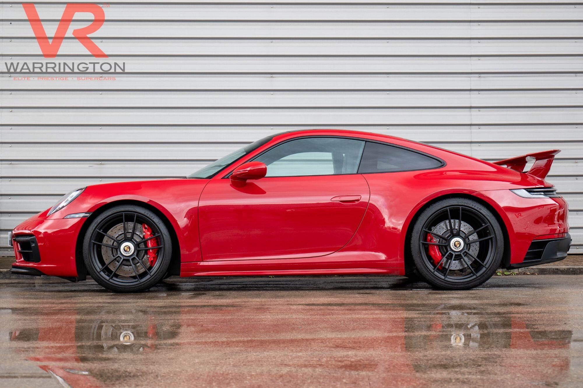 Porsche 911 view 7