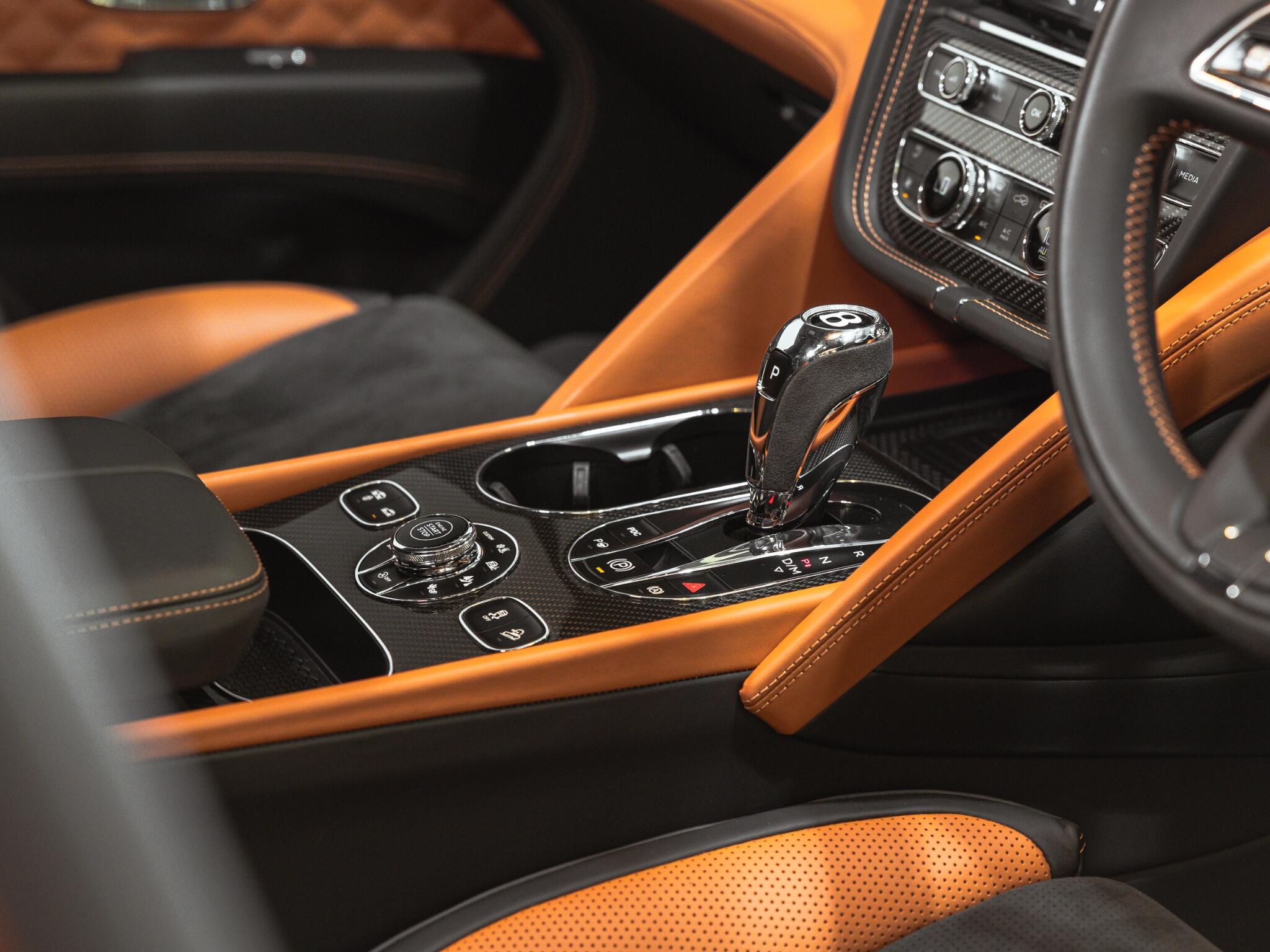 Bentley Bentayga view 16