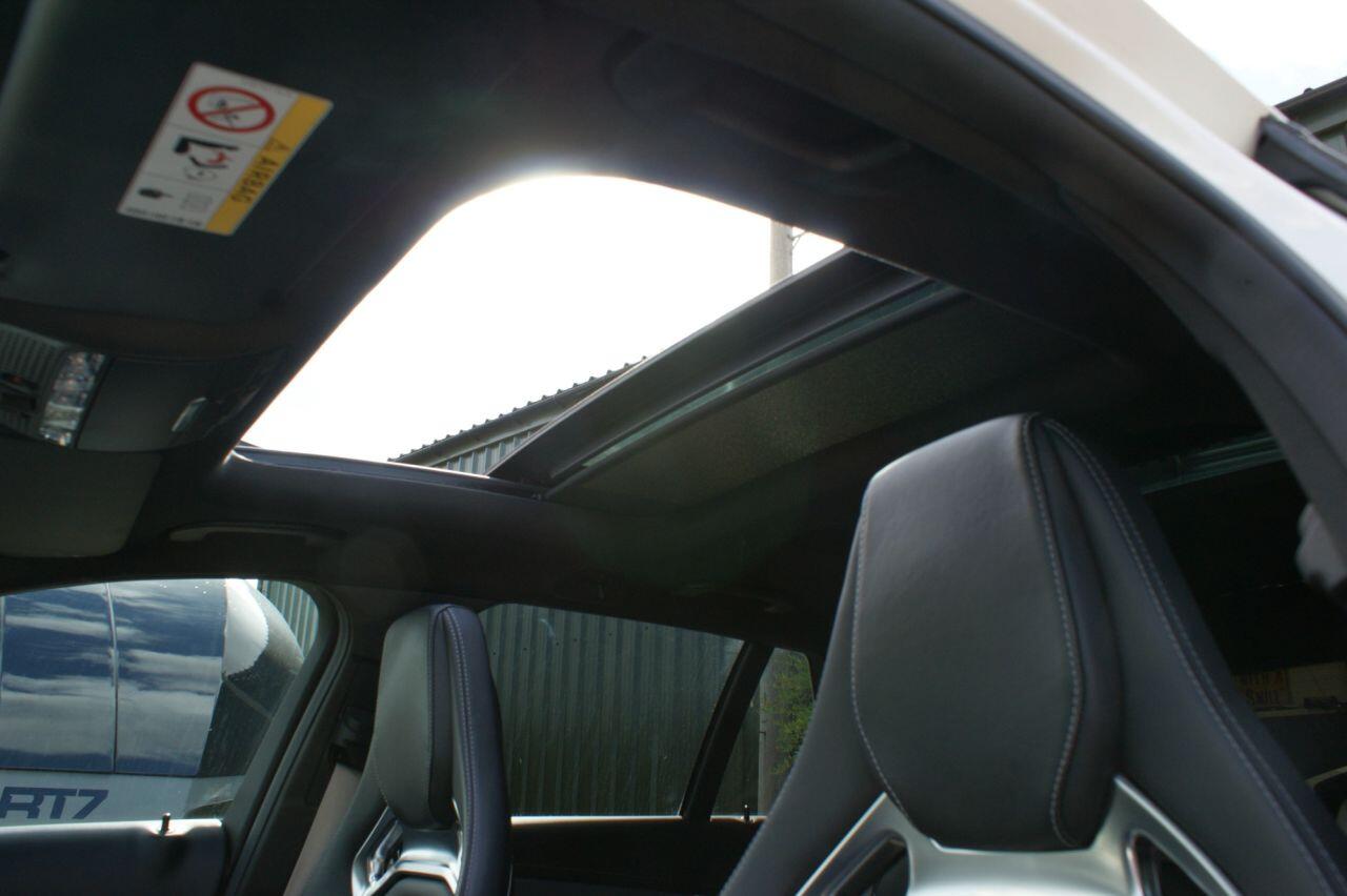 Mercedes-Benz C Class view 32