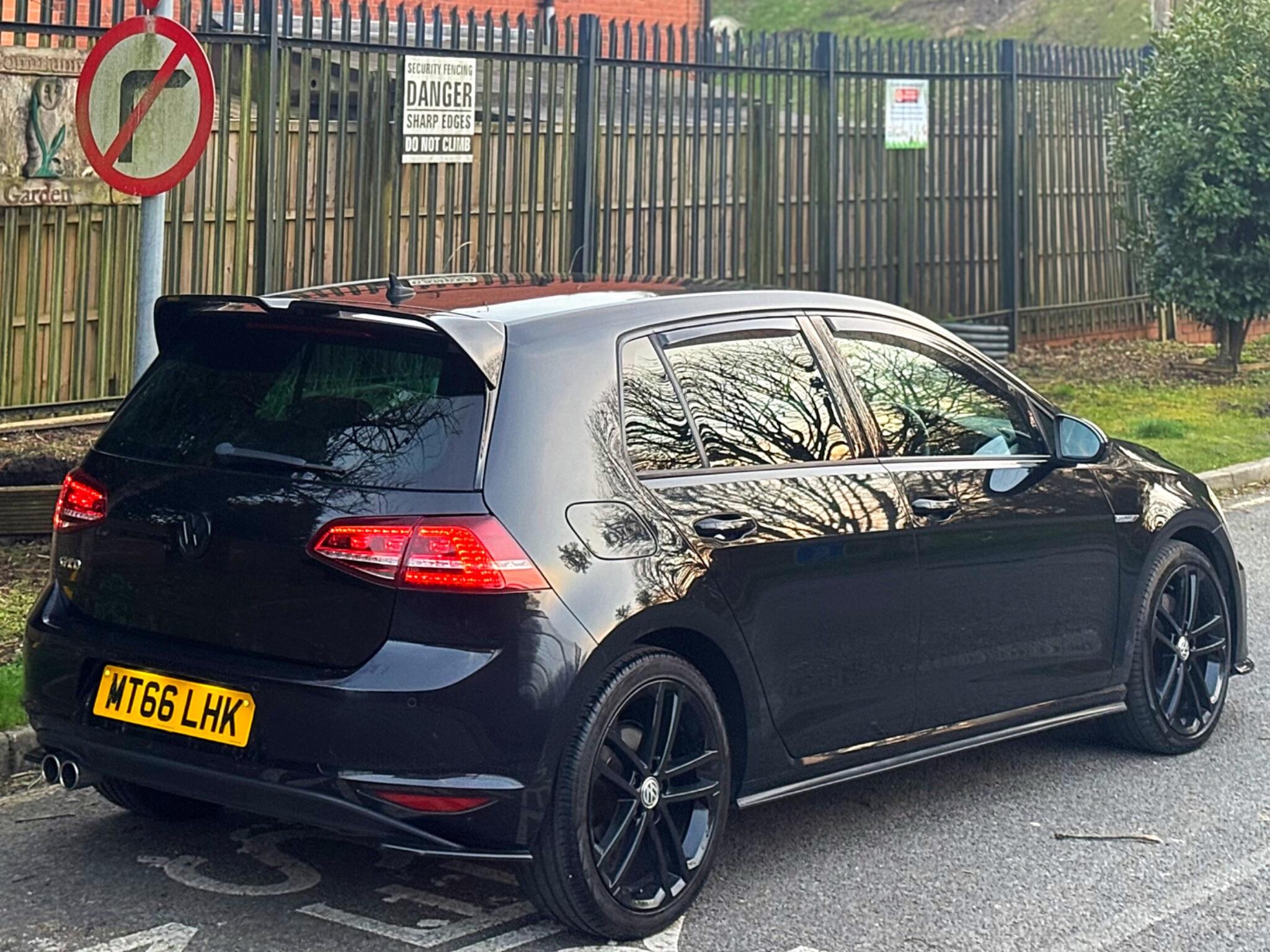 2016 Volkswagen Golf 2.0 TDI BlueMotion Tech GTD DSG Euro 6 (s/s) 5dr image 34