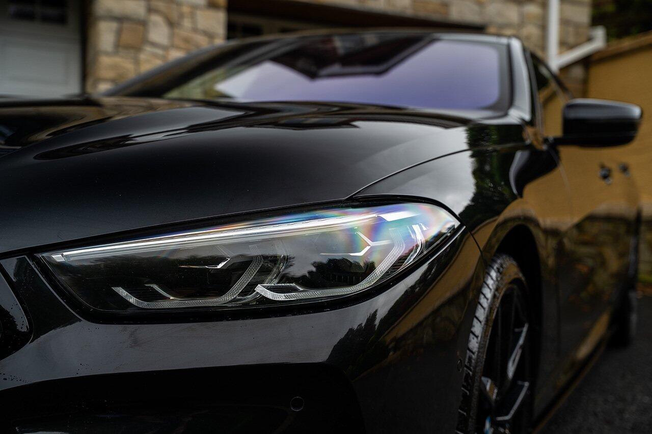 BMW 8 Series view 30