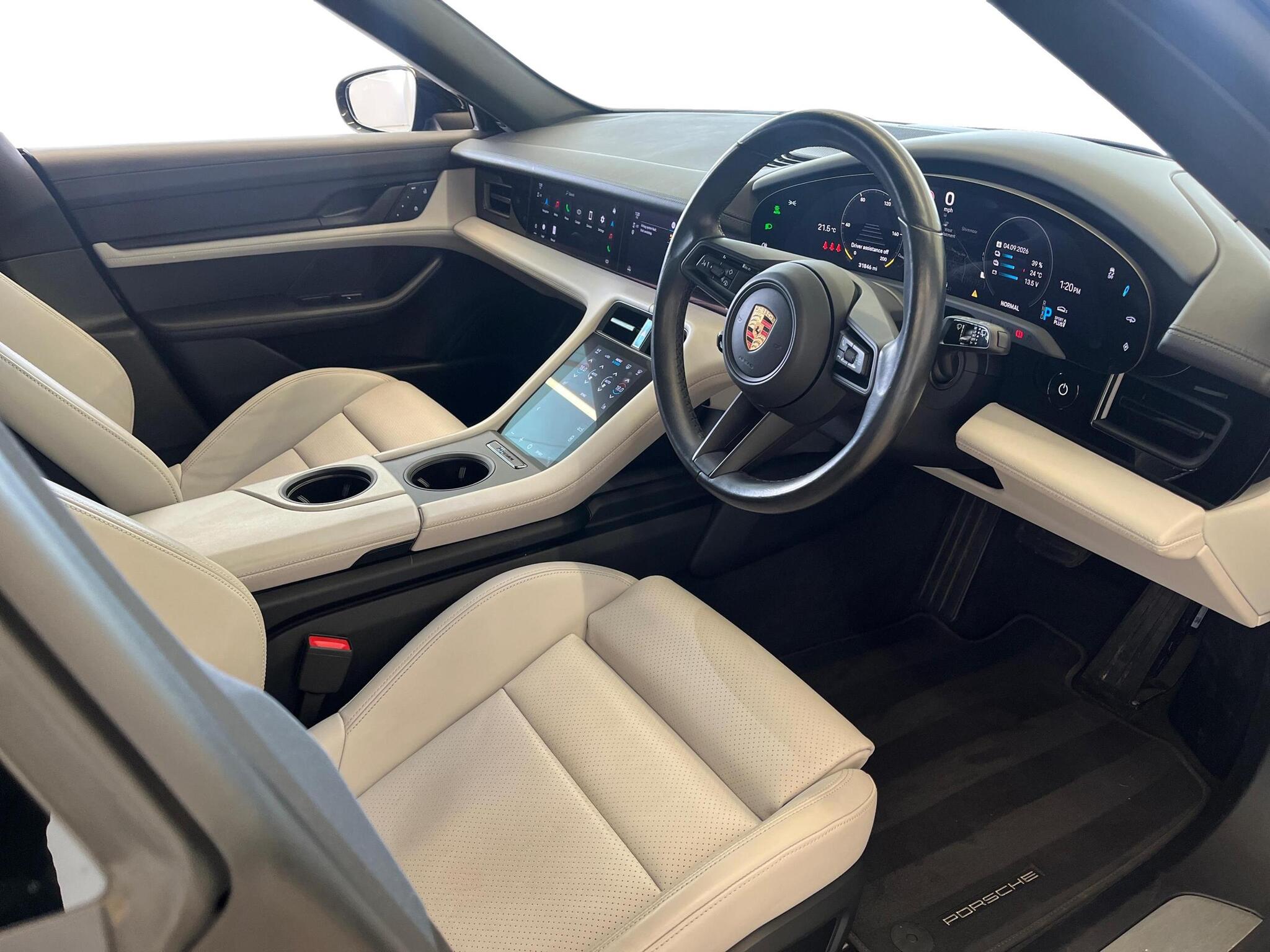 Porsche Taycan view 10