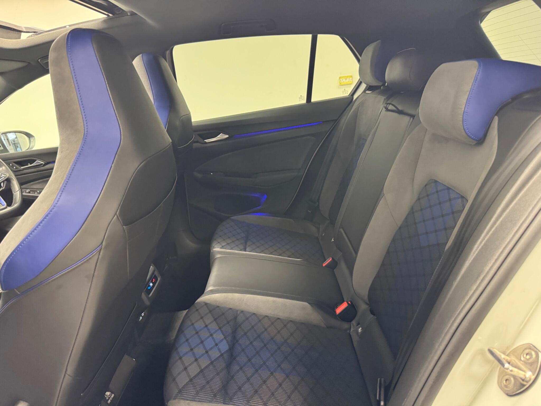 Volkswagen Golf view 9