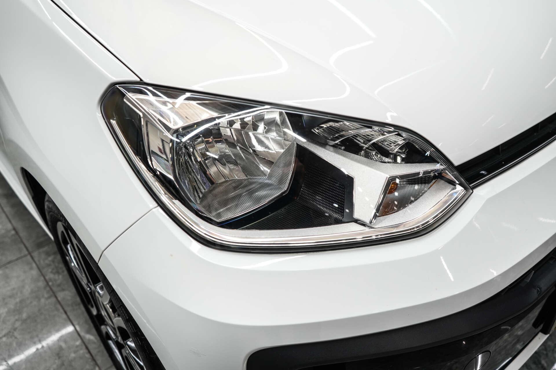 Volkswagen Up! view 6