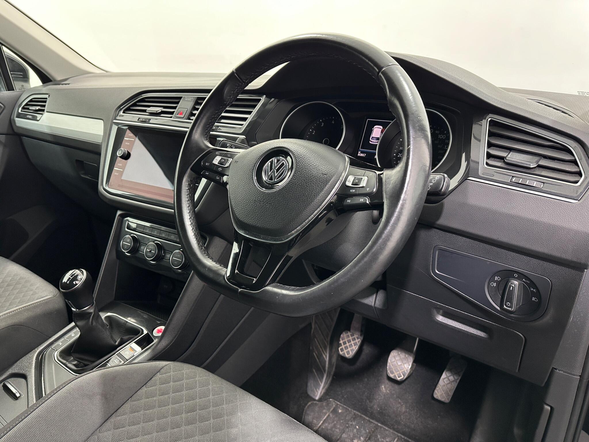 Volkswagen Tiguan view 11