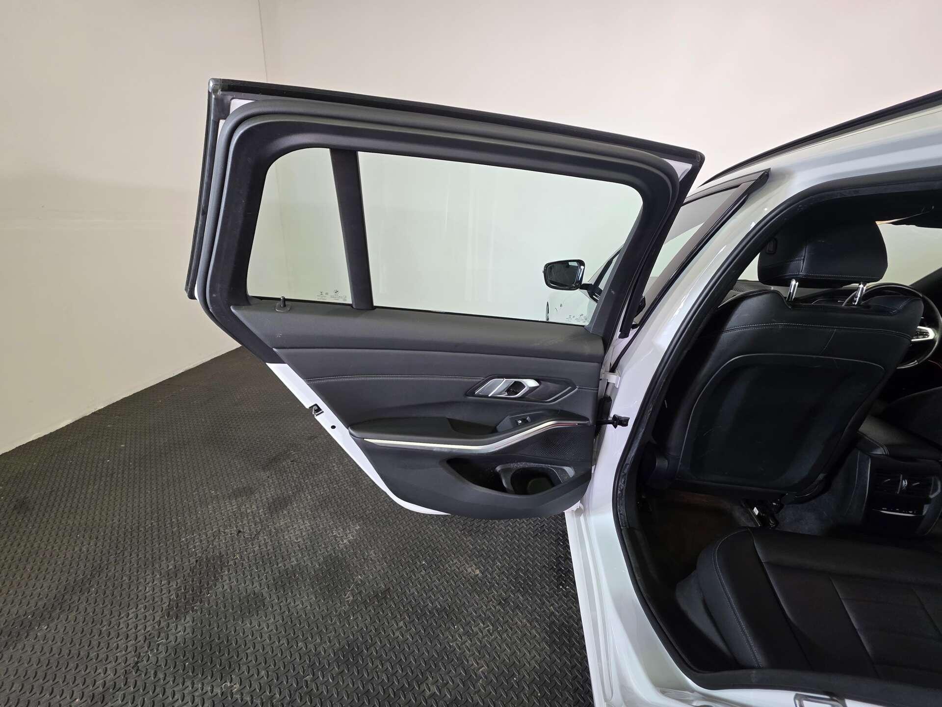 BMW 3 Series view 49