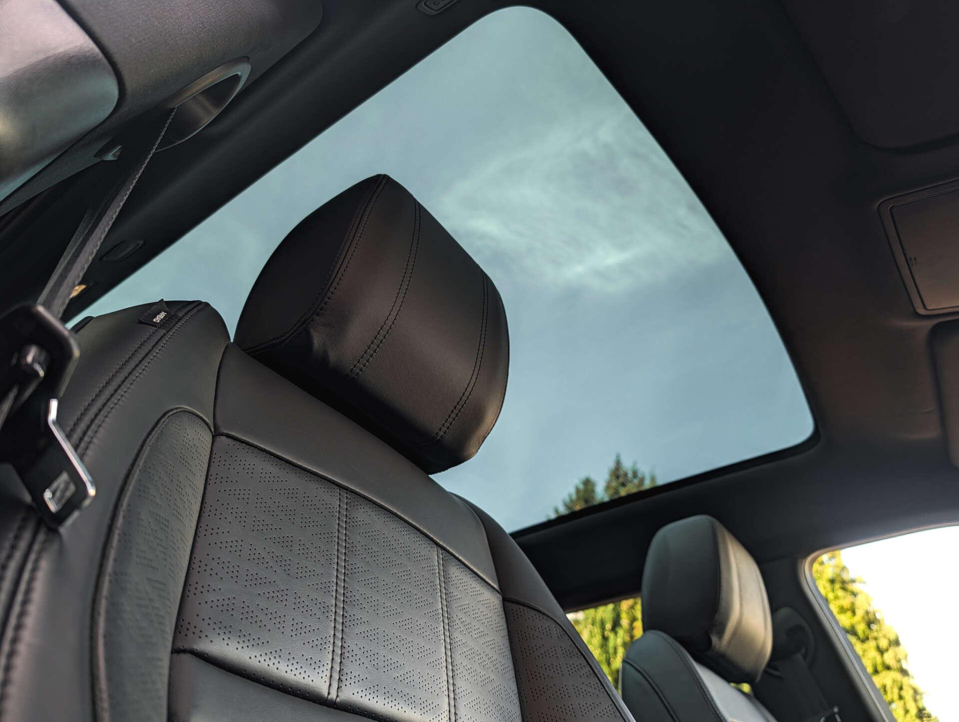 Land Rover Range Rover Evoque view 25