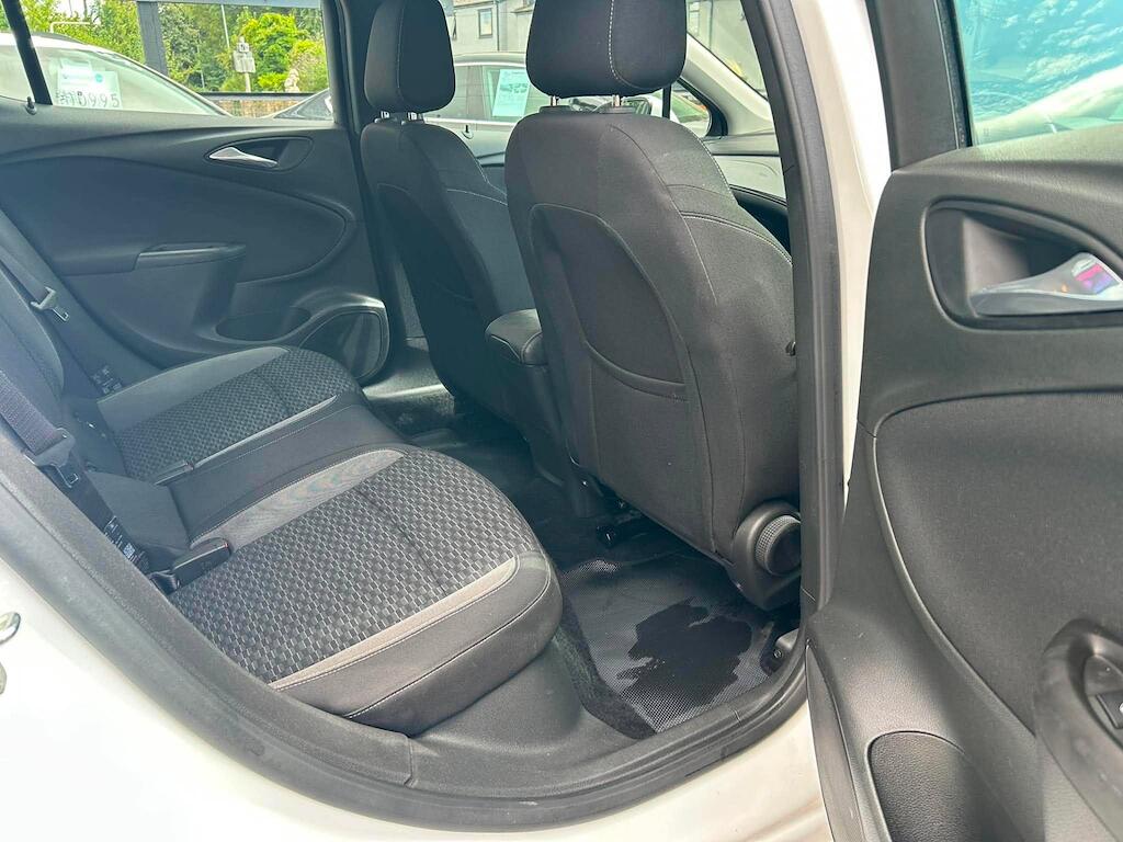 Vauxhall Astra view 12