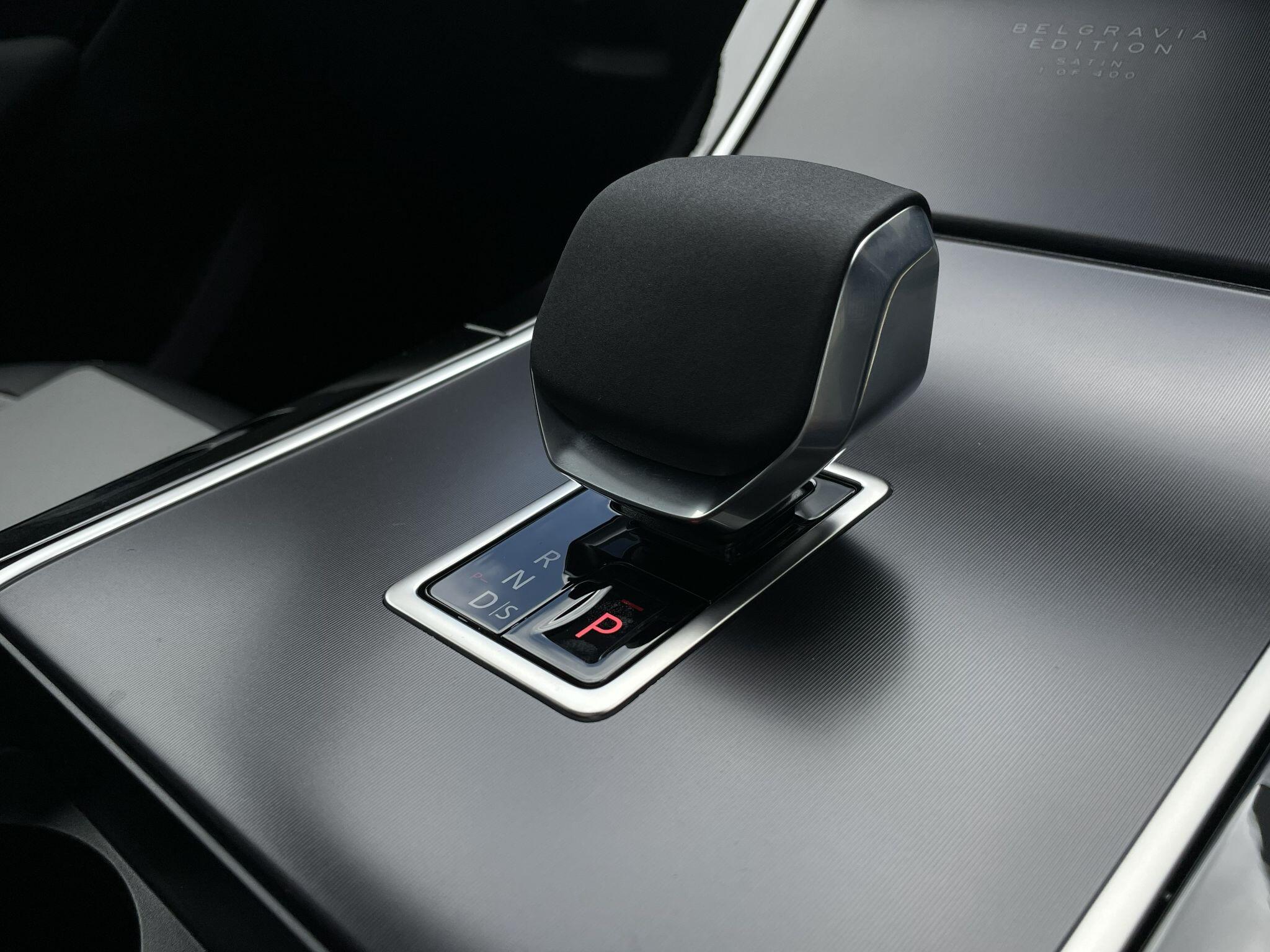 Land Rover Range Rover Velar view 17