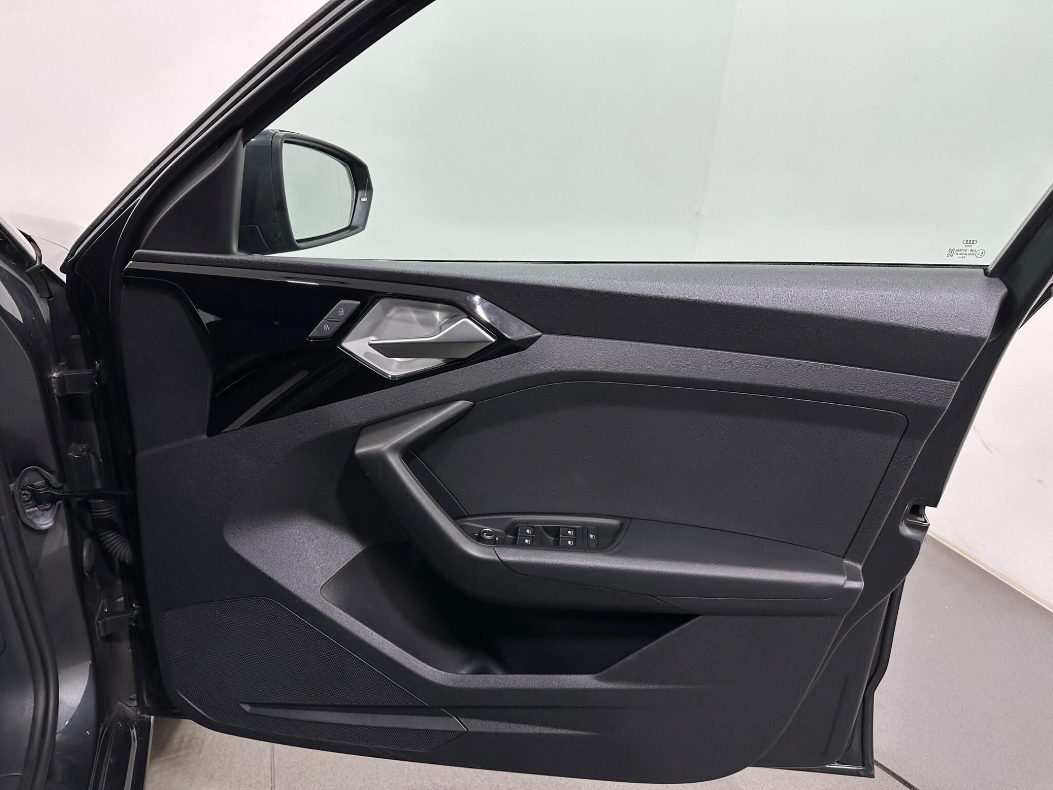 Audi A1 view 32
