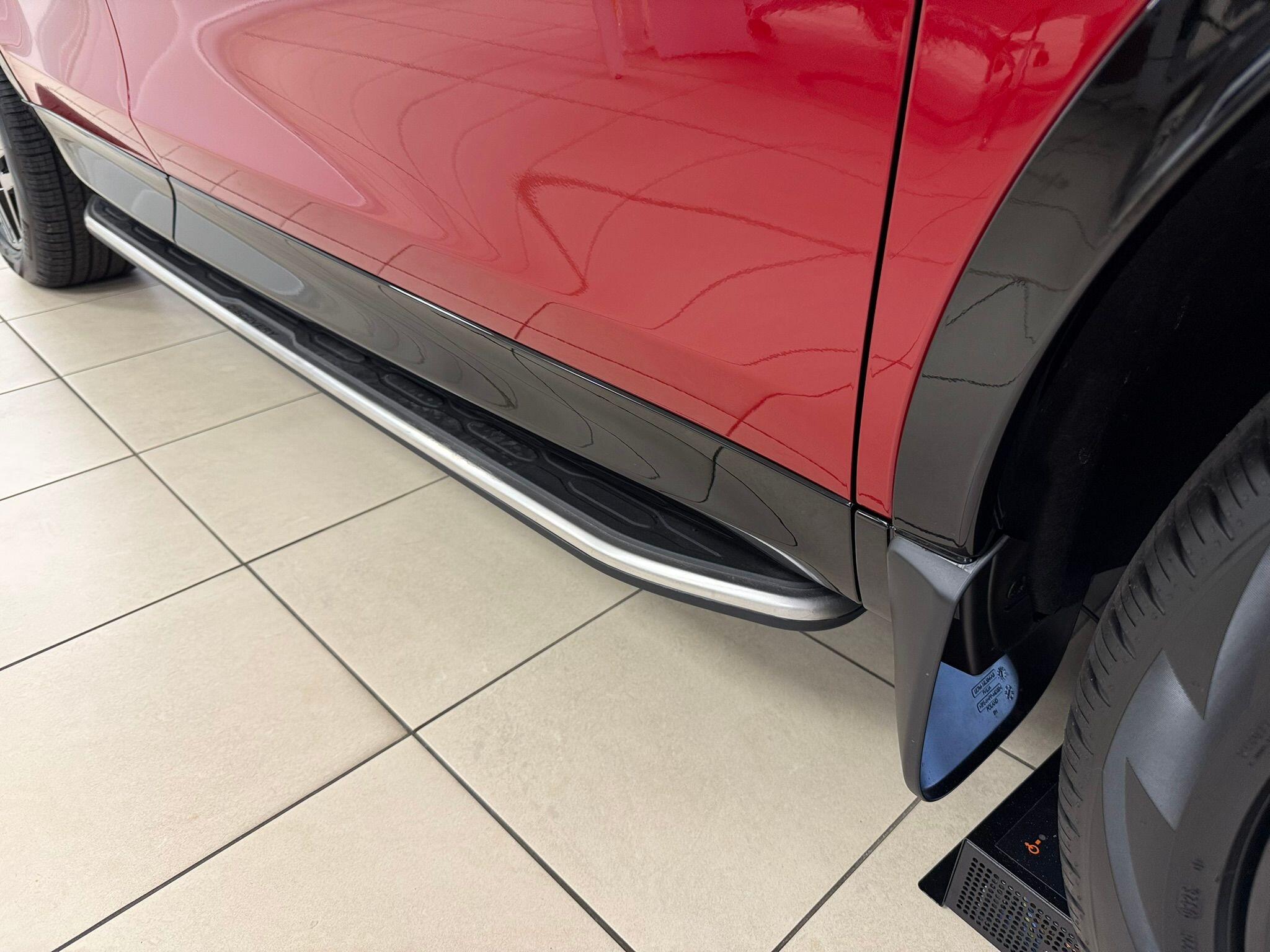 Land Rover Discovery Sport view 8