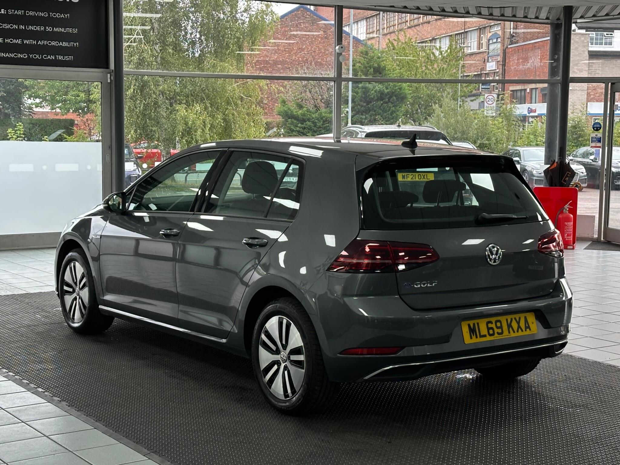 Volkswagen E-Golf view 8