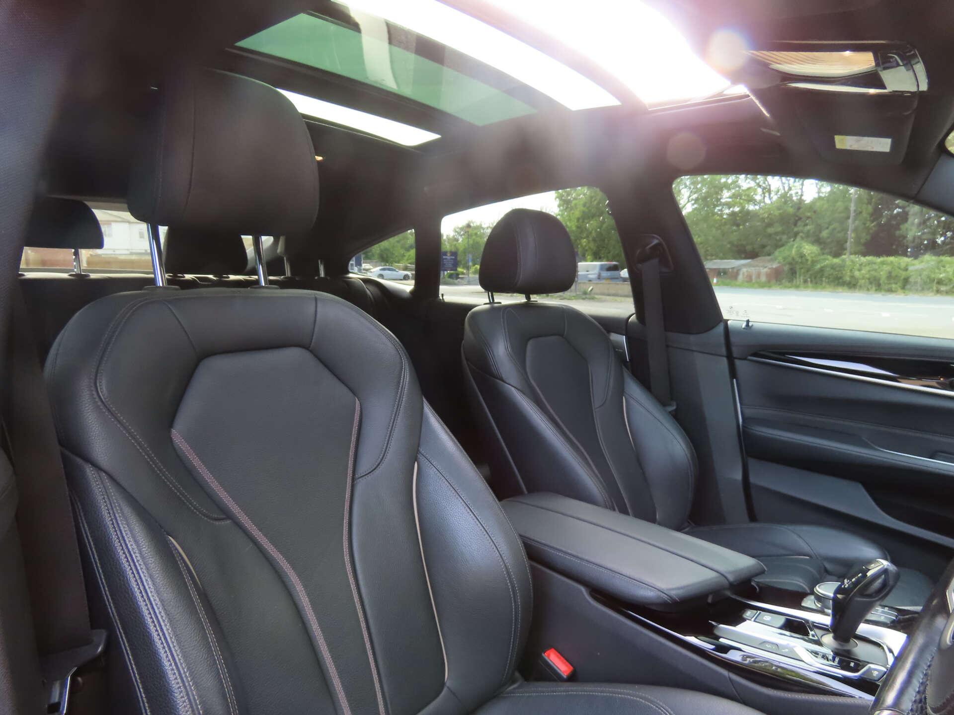 BMW 6 Series view 8