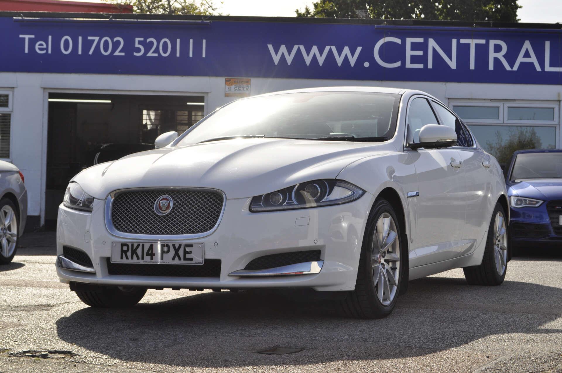 Jaguar XF view 27