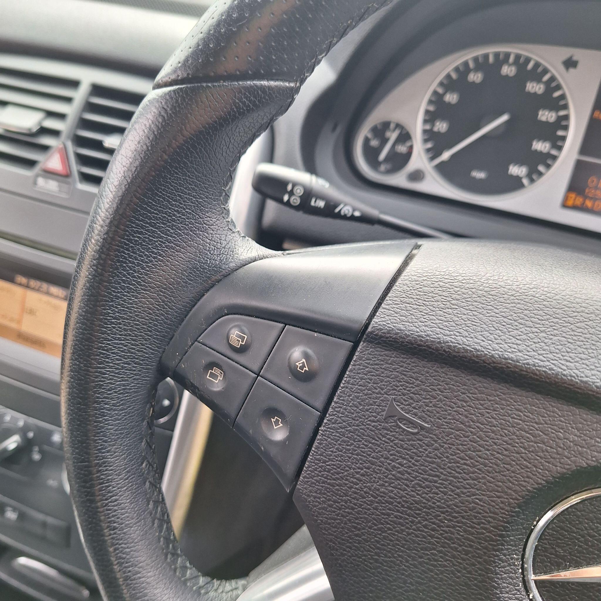 Mercedes-Benz B-Class view 27