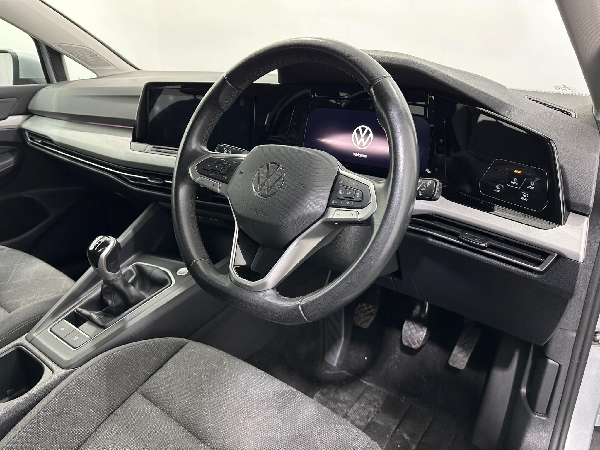 Volkswagen Golf view 11