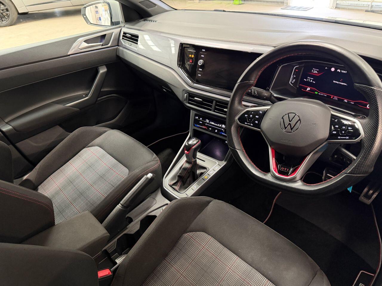 Volkswagen Polo view 3