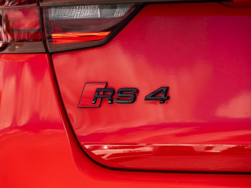 Audi RS4 view 19