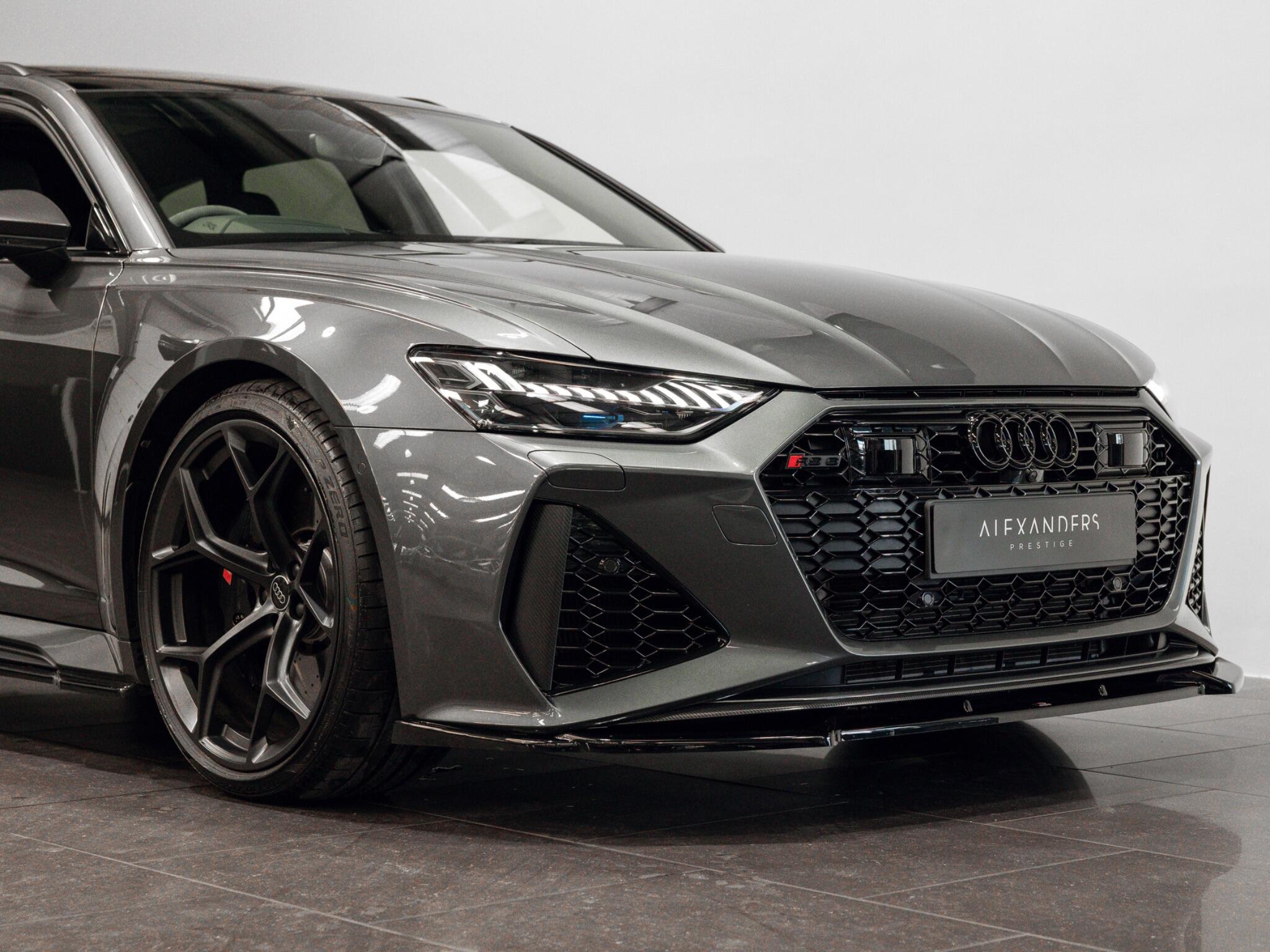 Audi RS6 Avant view 12