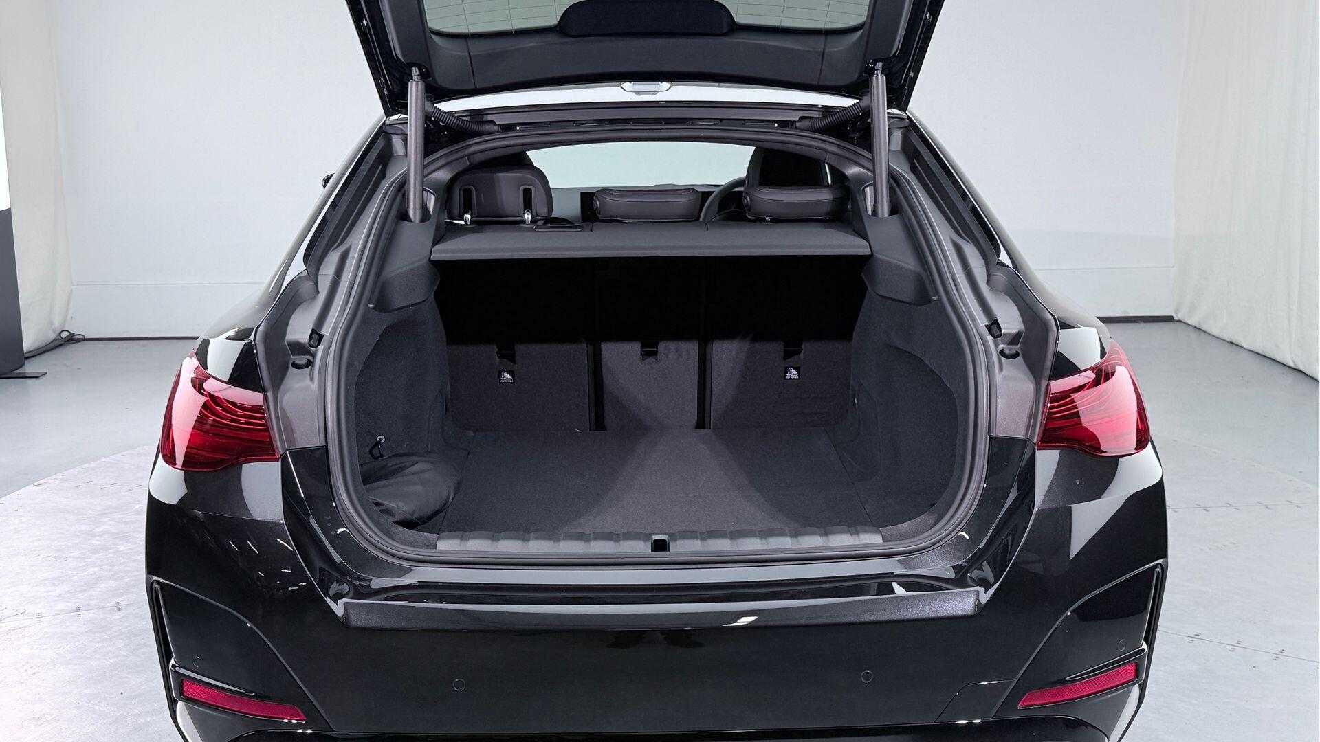 BMW i4 view 13