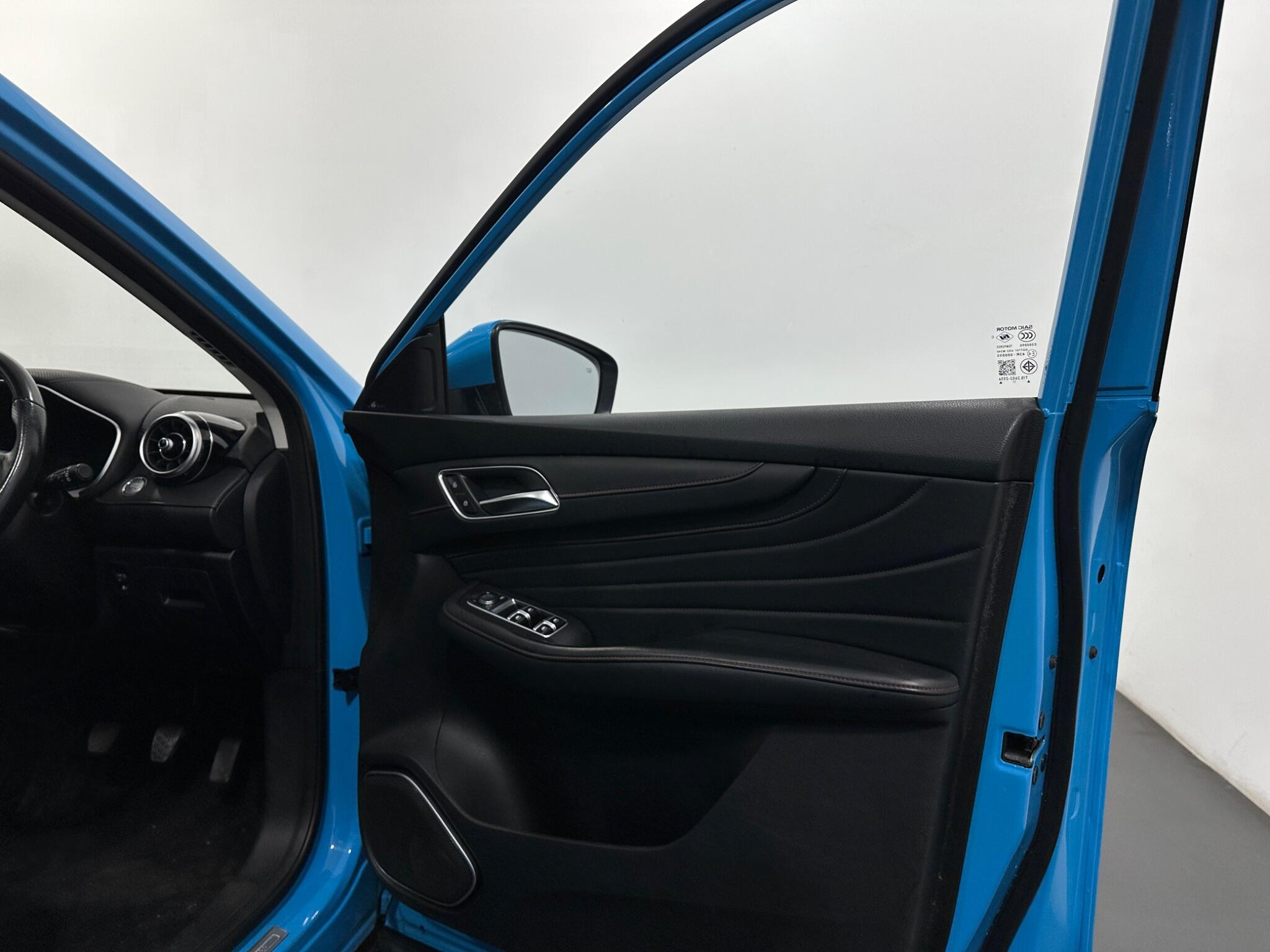 MG HS view 29
