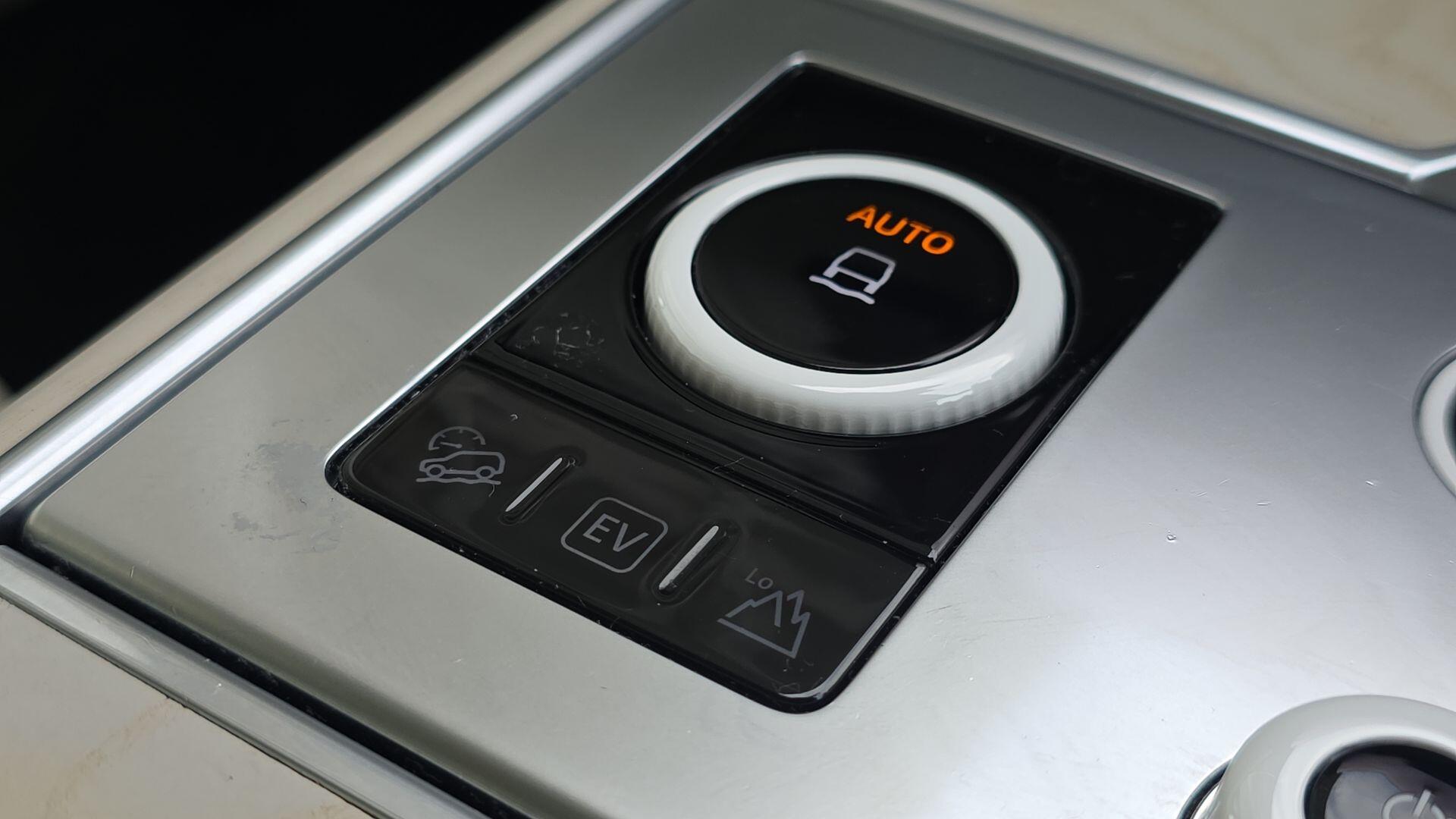 Land Rover Range Rover view 41