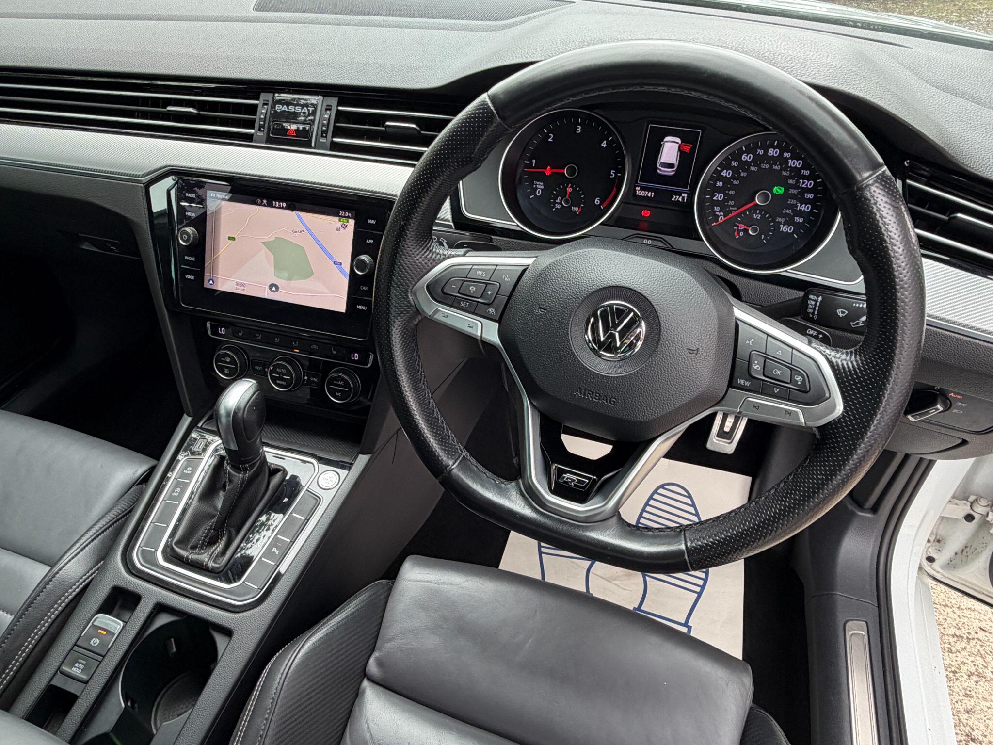 Volkswagen Passat view 30