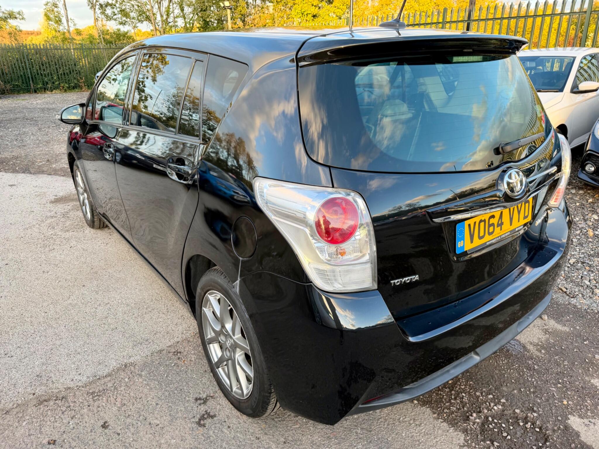 Toyota Verso view 5