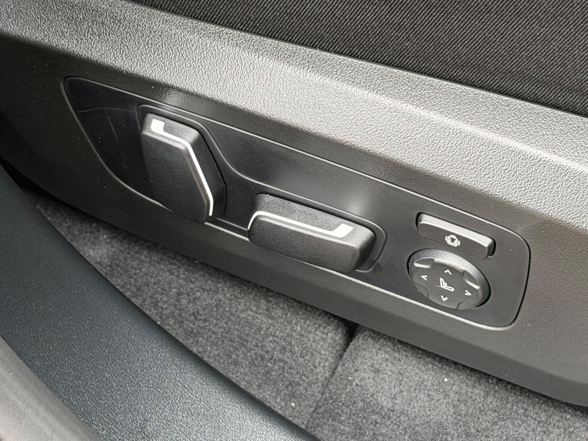 BMW X3 view 12