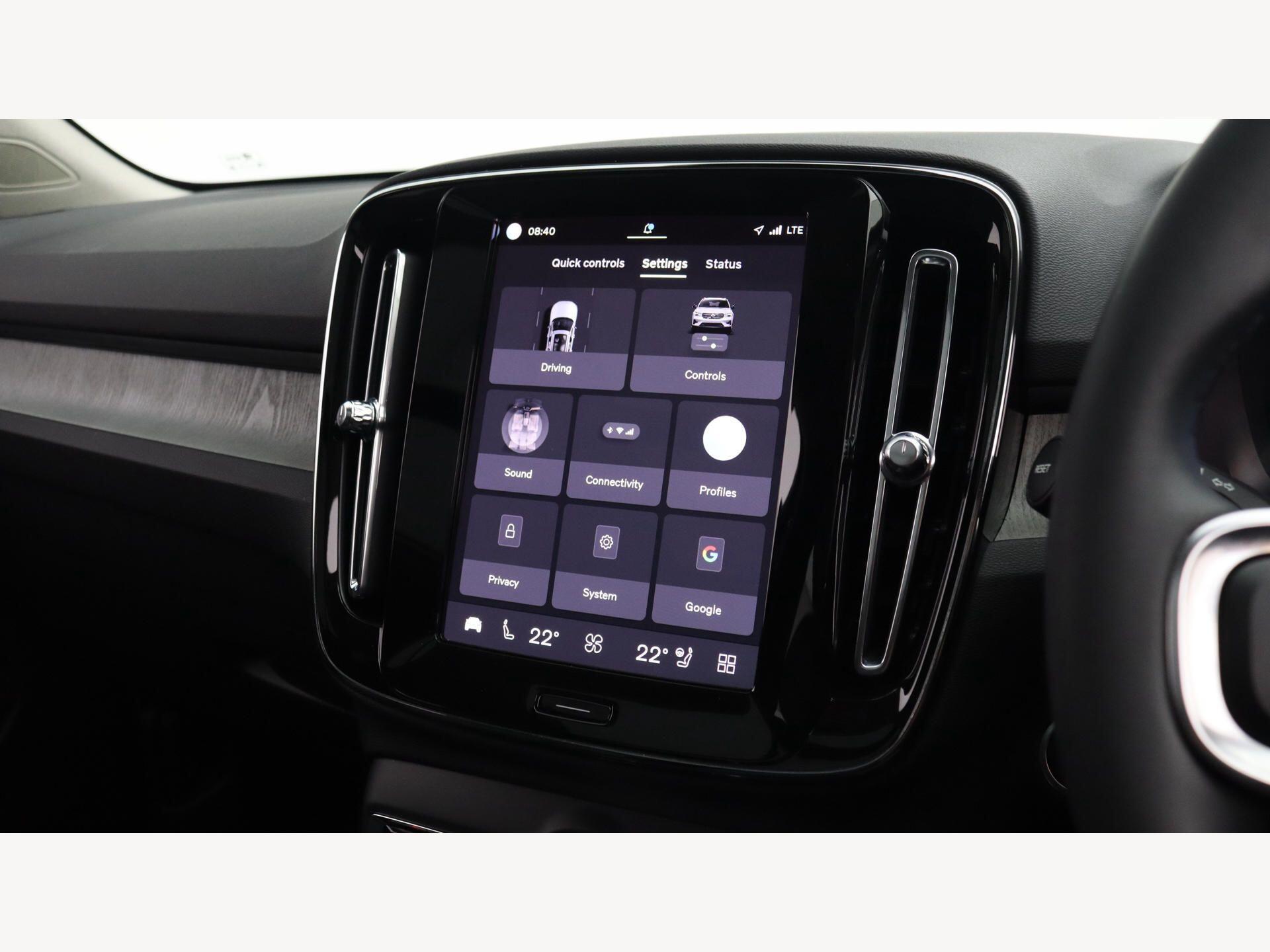 Volvo XC40 view 18