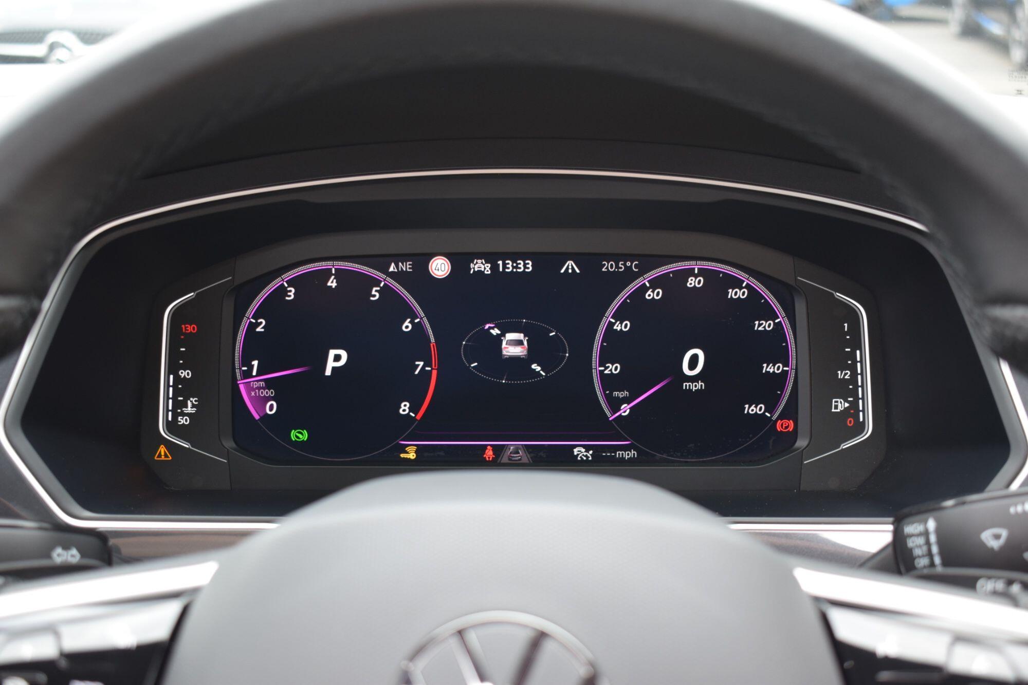Volkswagen Tiguan Allspace view 16