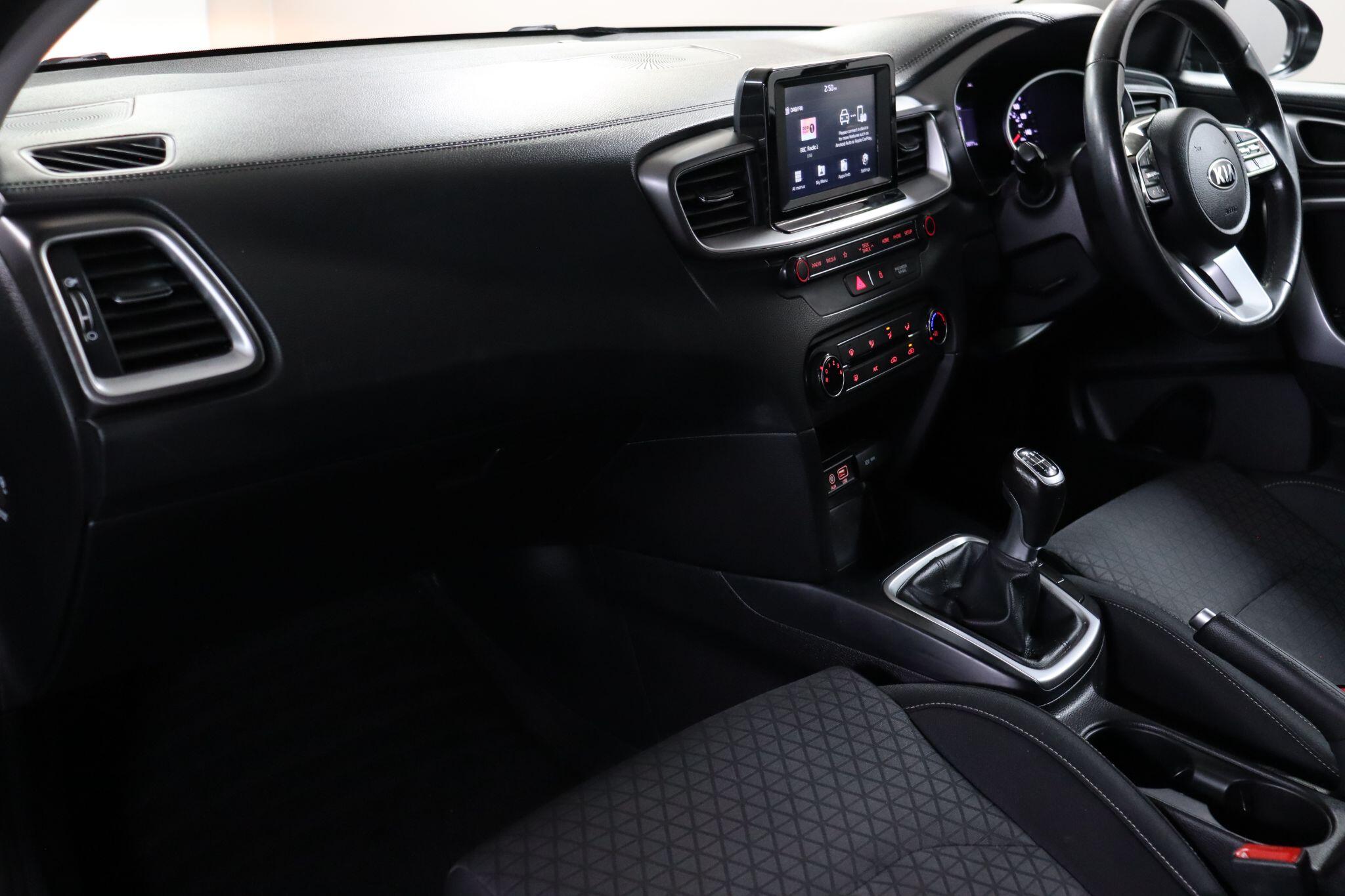 Kia Ceed view 34