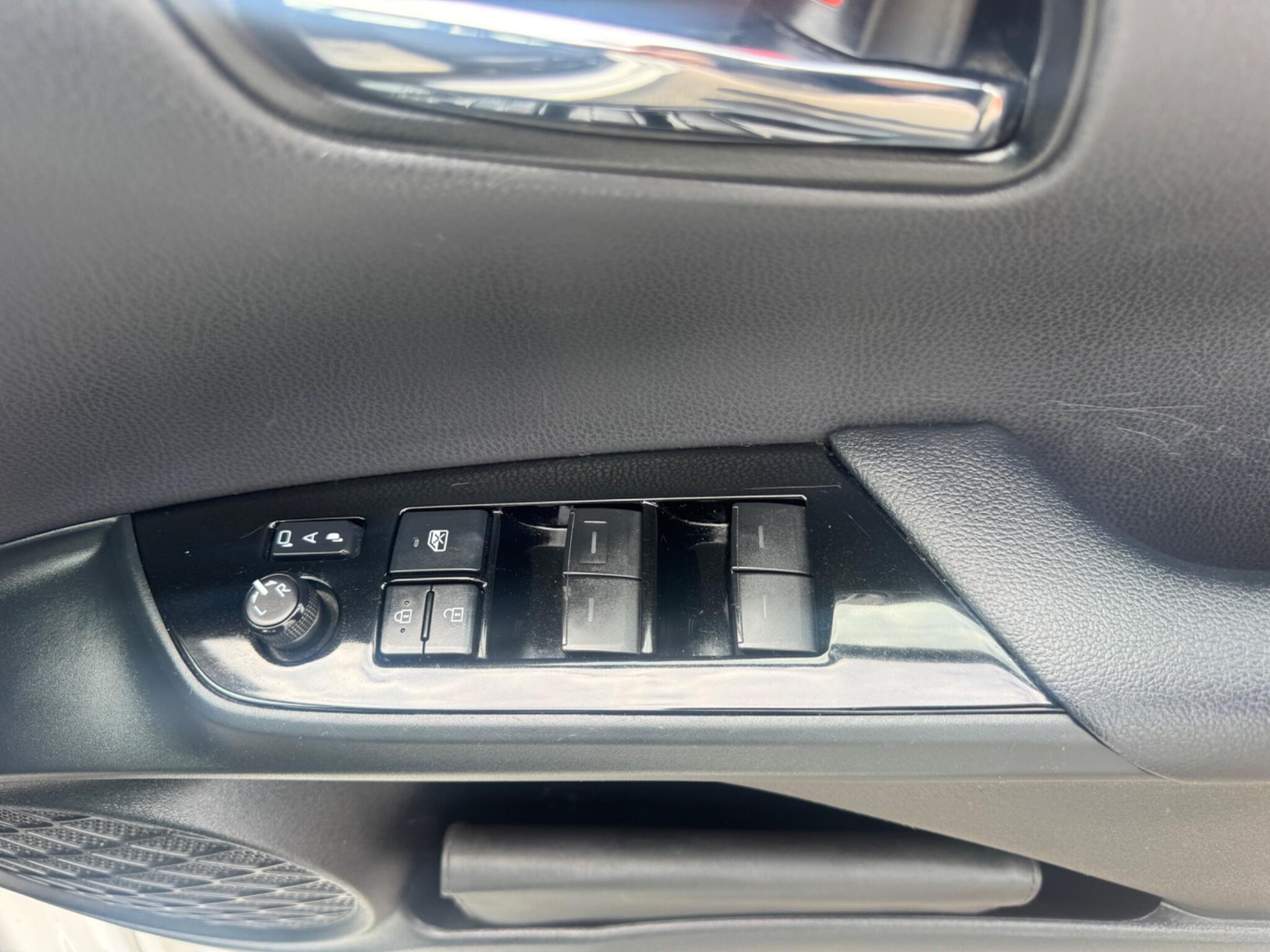 Toyota Prius view 22