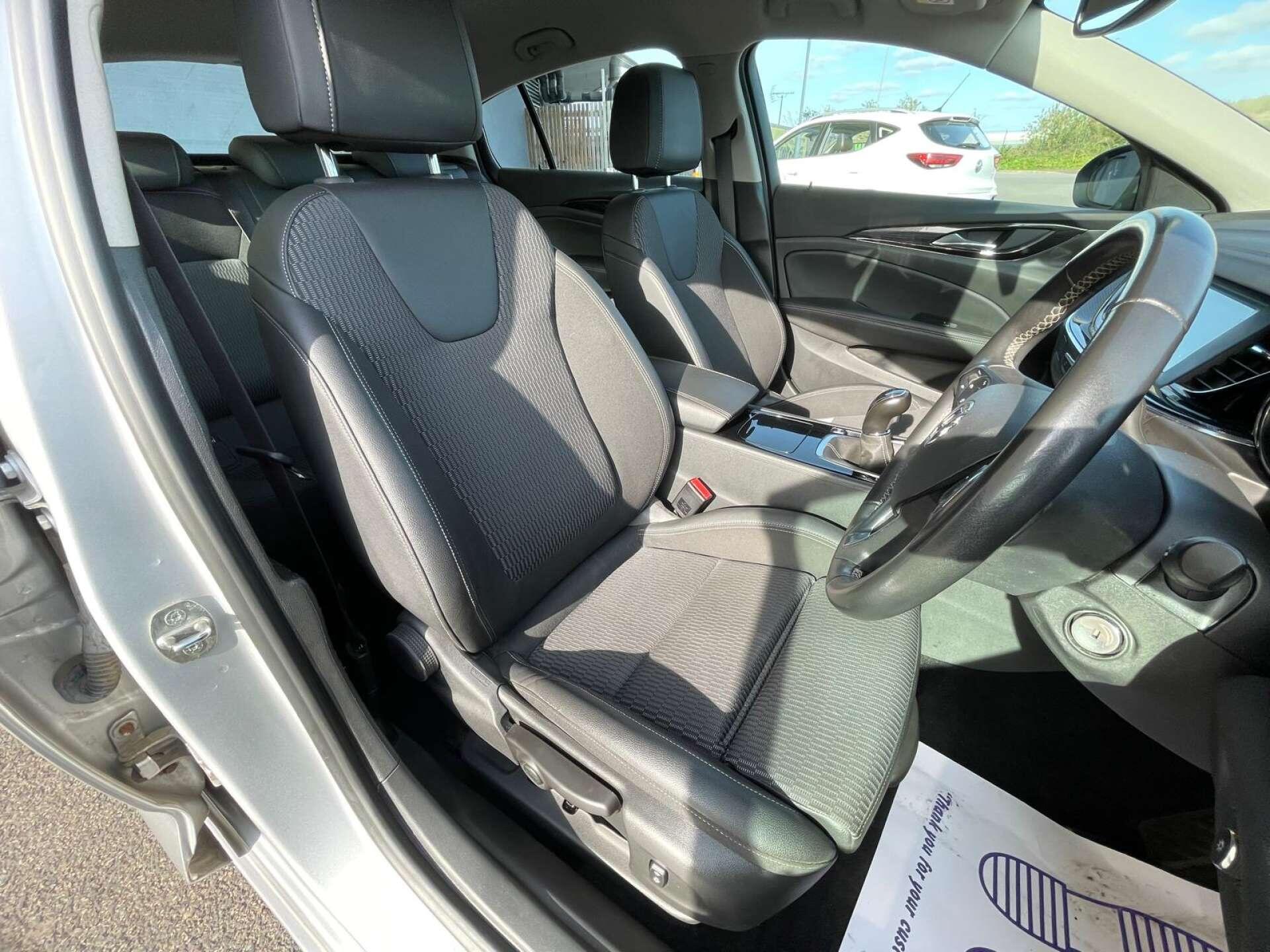 Vauxhall Insignia view 24