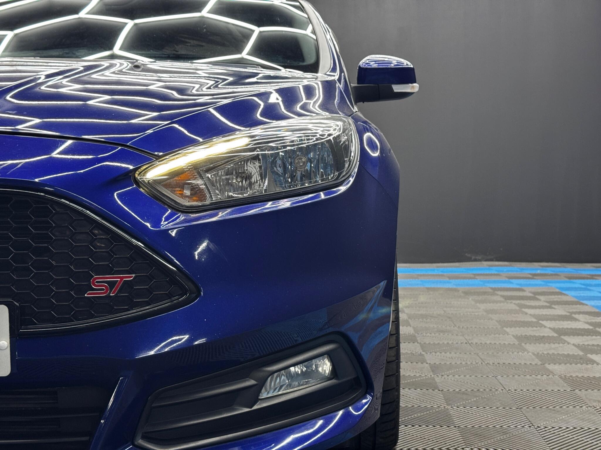 Ford Focus view 43