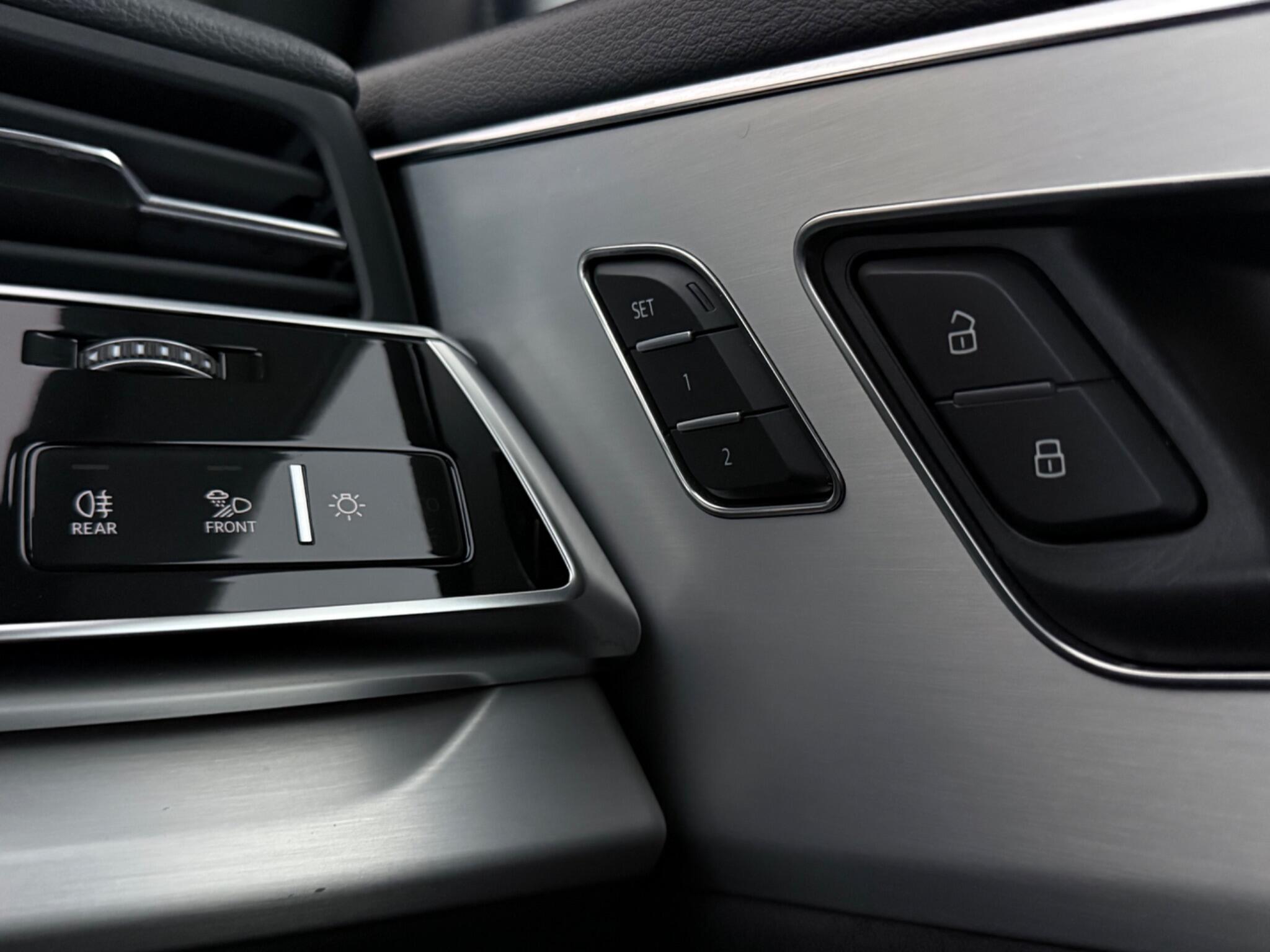 Audi Q8 view 22