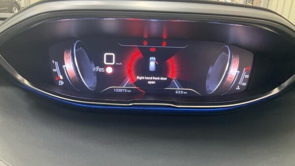 Peugeot 3008 view 8